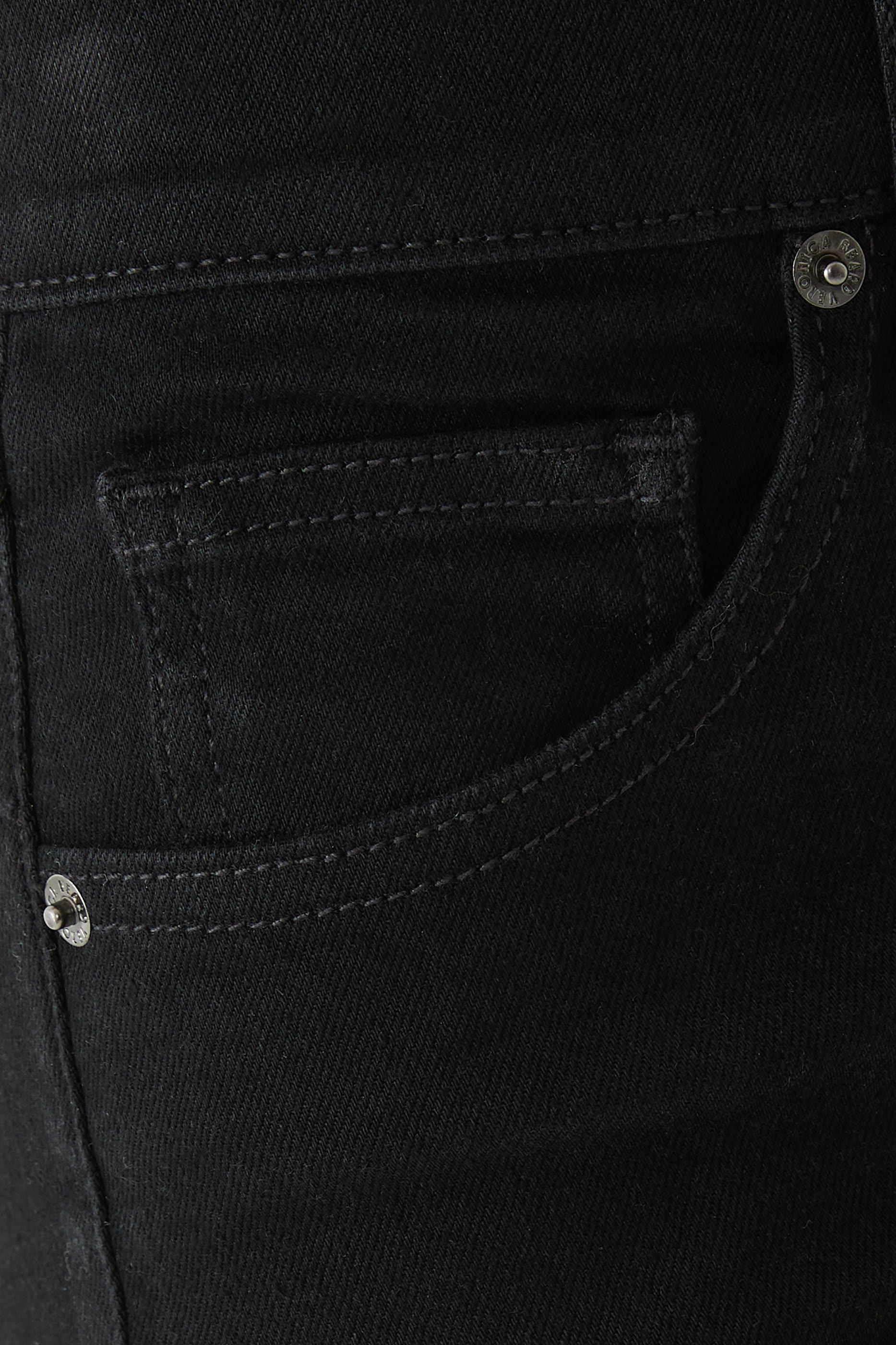 بنطال جينز بيفرلي بخصر مرتفع وقصة واسعة من الأسفل