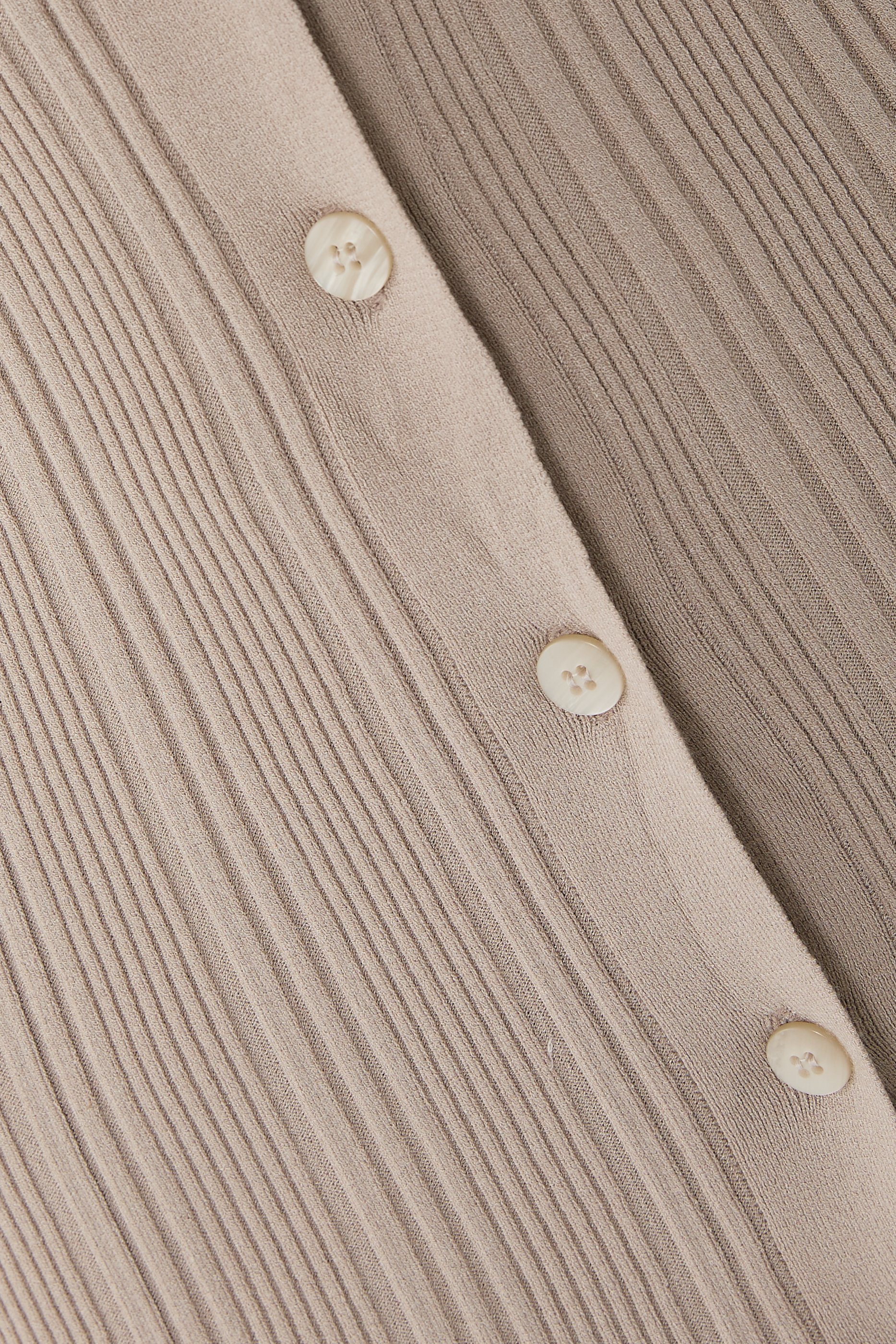 كارديغان منسوج بتصميم مضلع