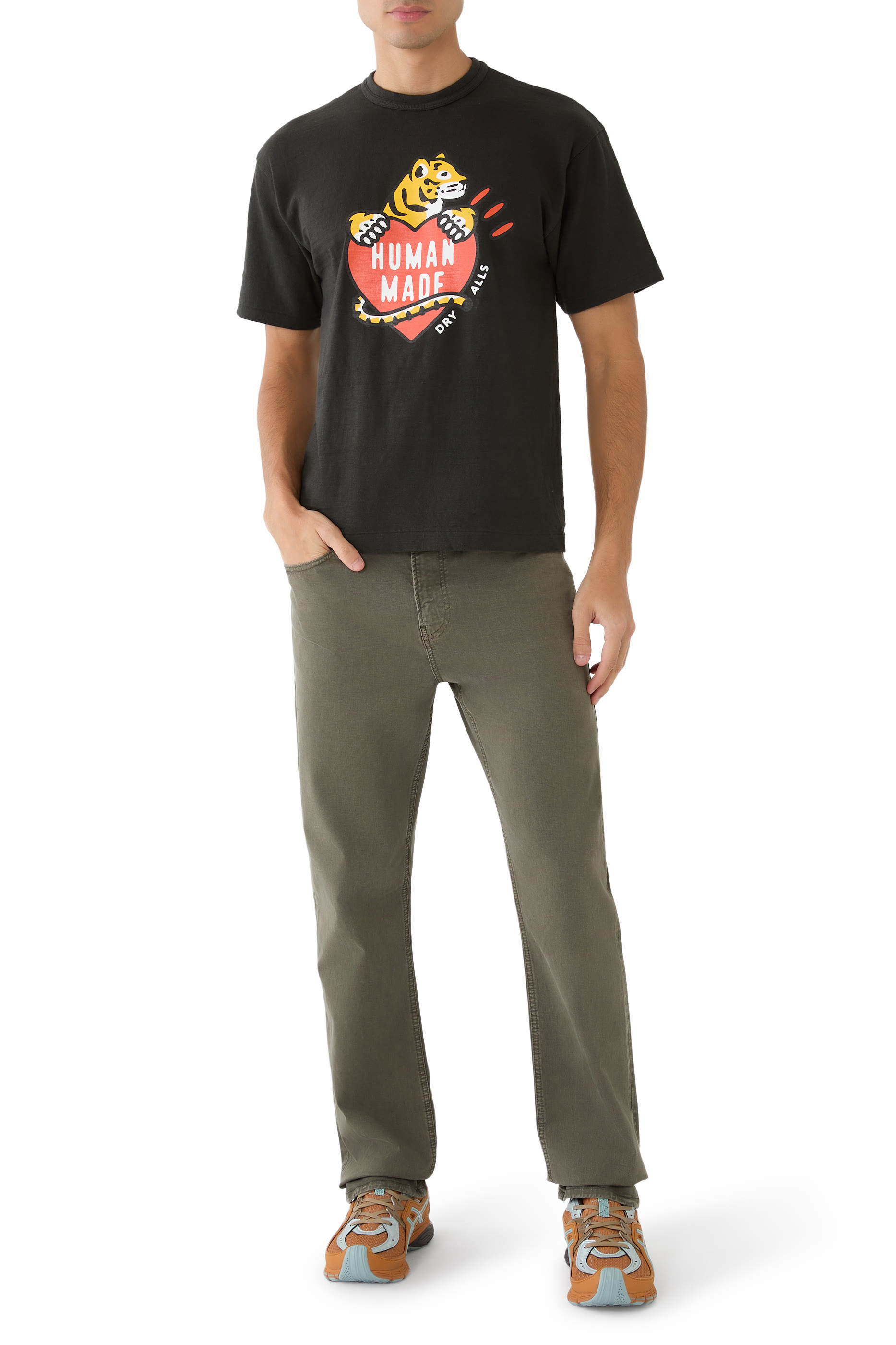 تيشيرن بطبعة غرافيك