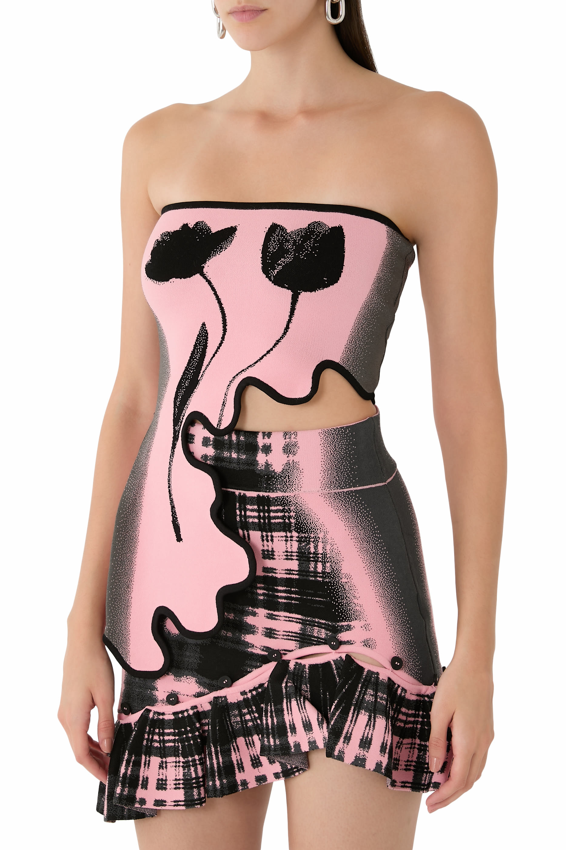 بلوزة بوميلو بتصميم حمالة صدر بتصميم متموج