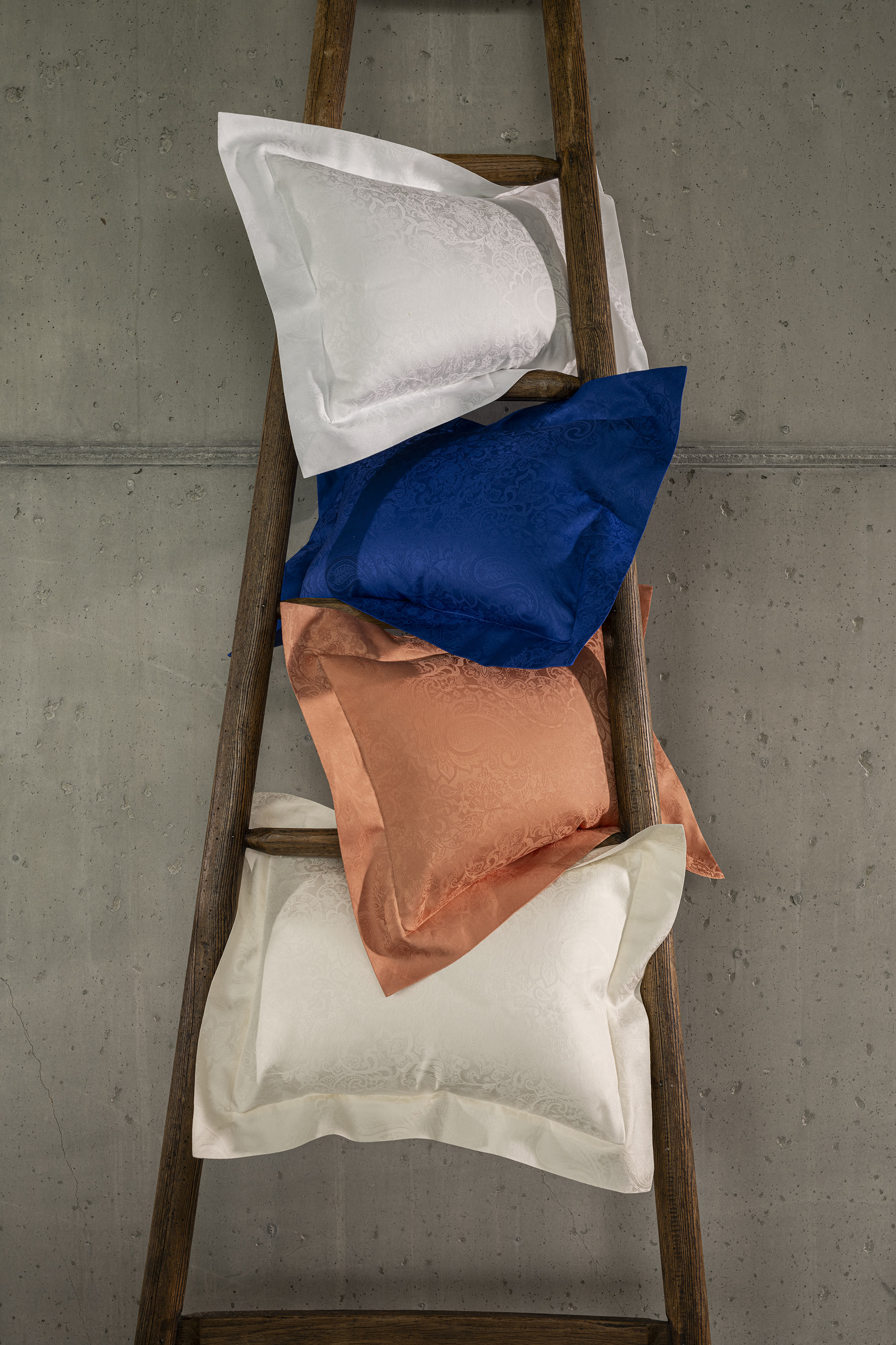 غطاء وسادة جوان