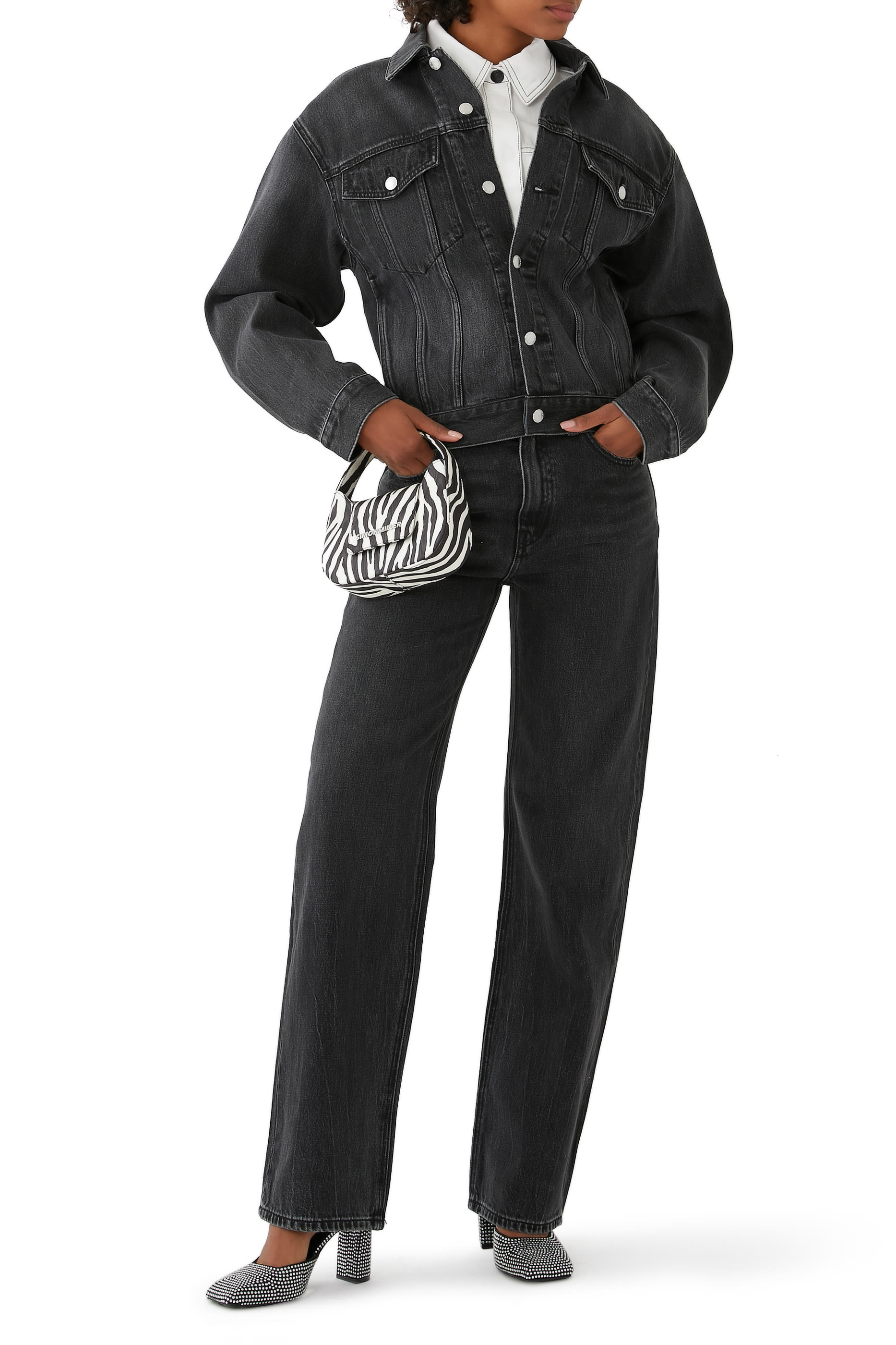 بنطال جينز اي زاد بشعار الماركة المحفور على الجيوب