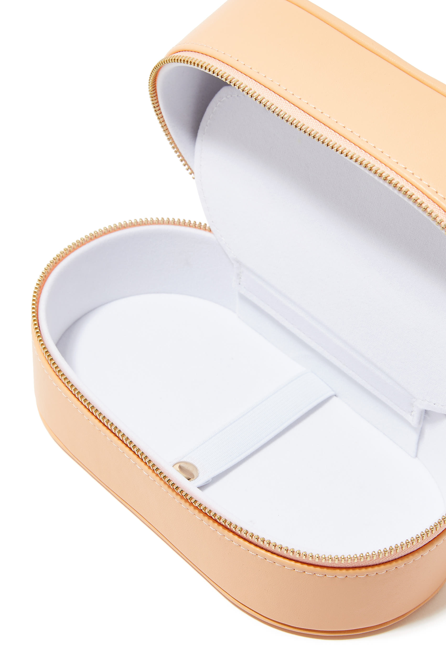 حافظة سفر بتصميم بيضاوي