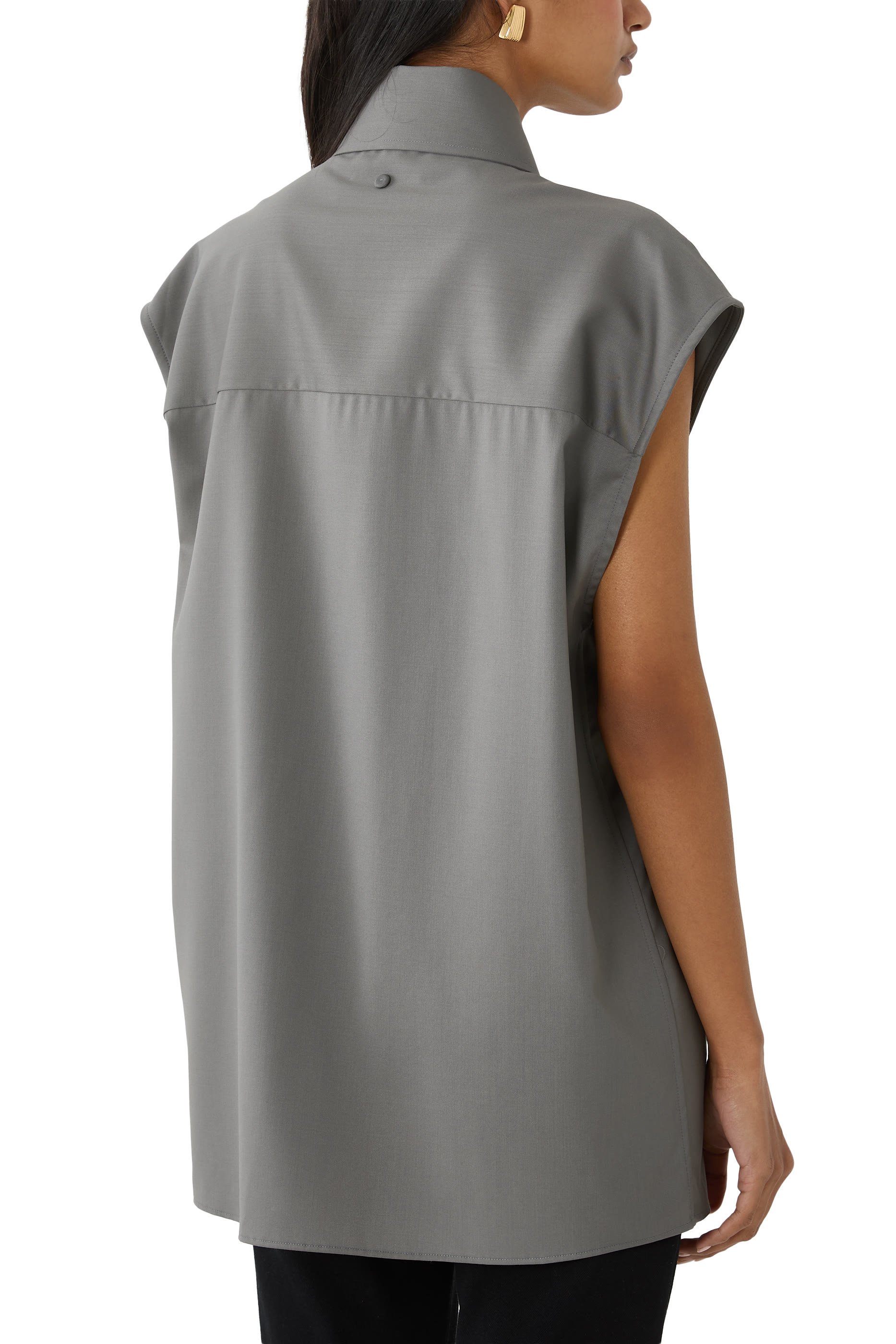 قميص مالك بلا أكمام صوف بكر