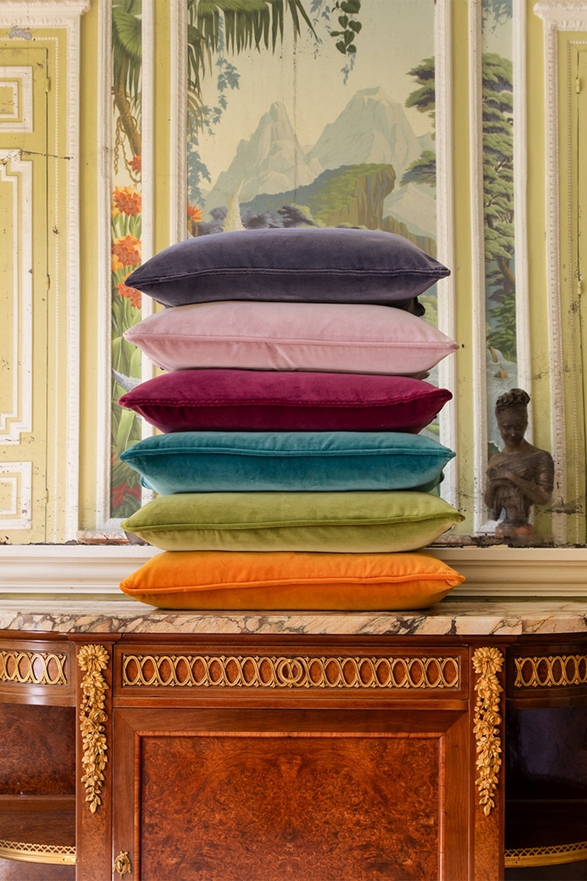 وسادة ديفان قطيفة