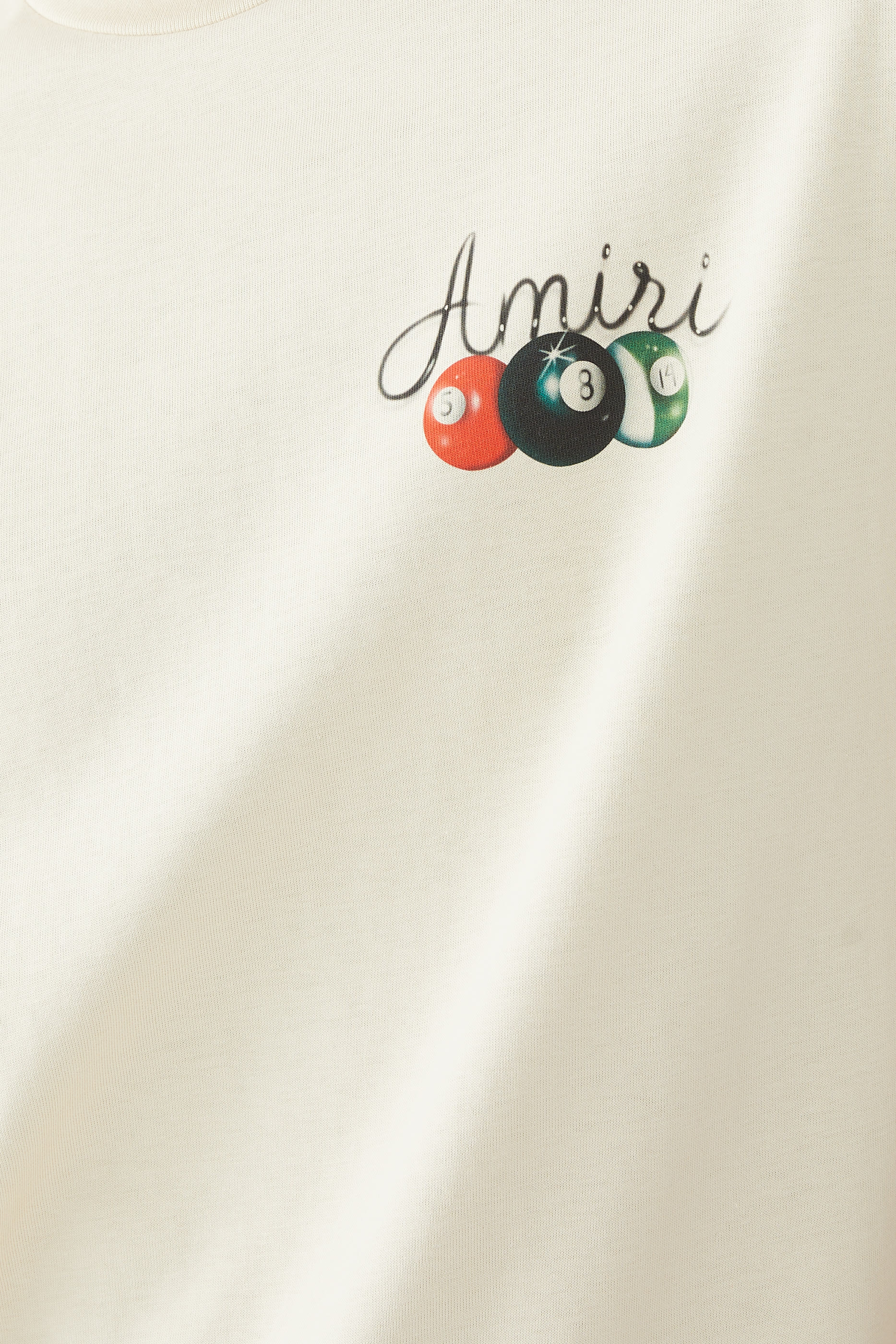 تيشيرت بطبعة طابات بلياردو