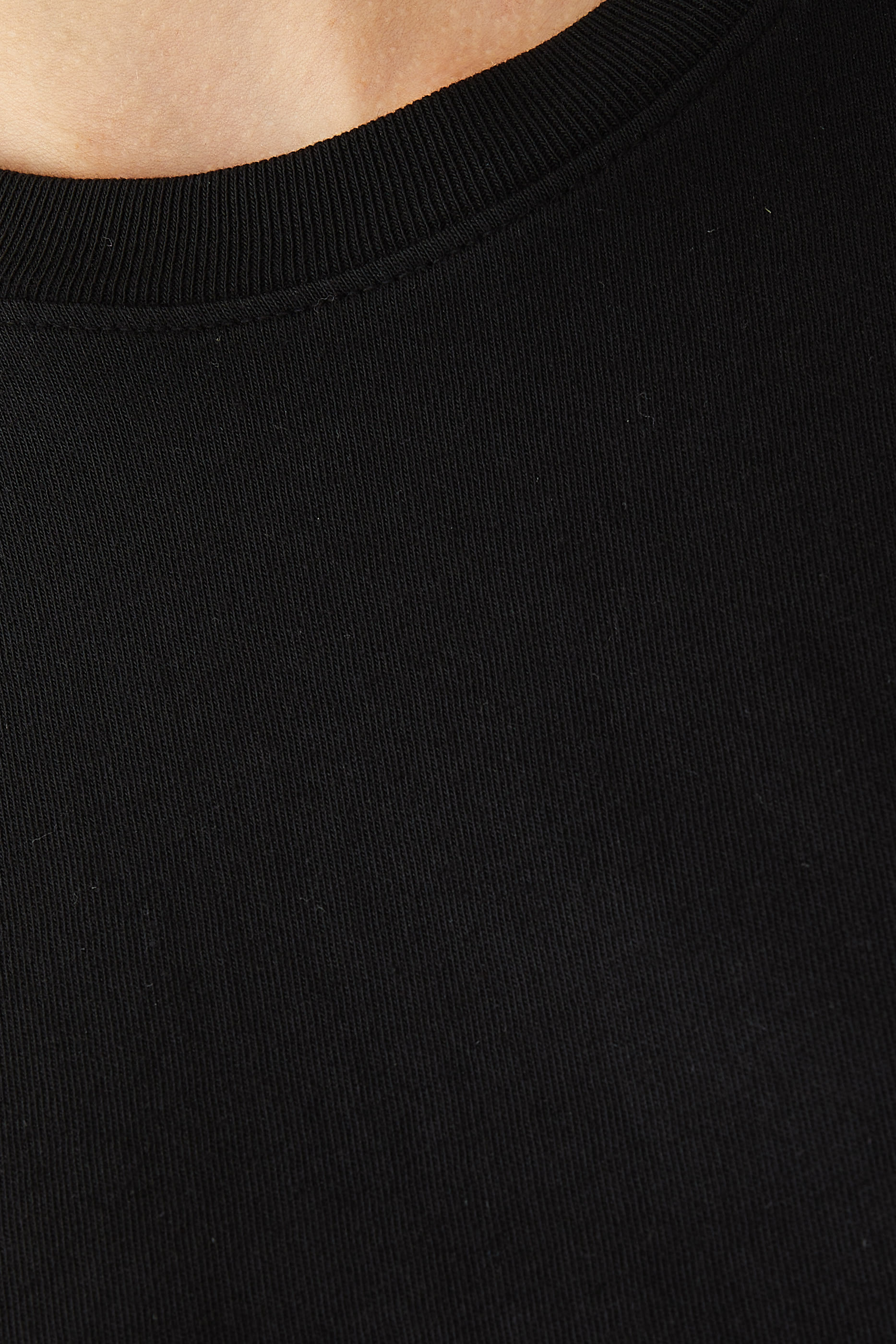 بلوزة ايدن قصيرة