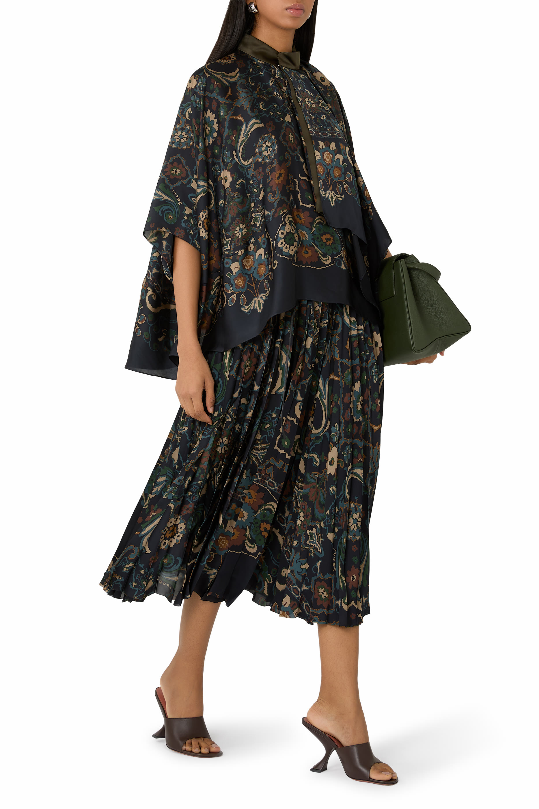 تنورة بنقشة أزهار