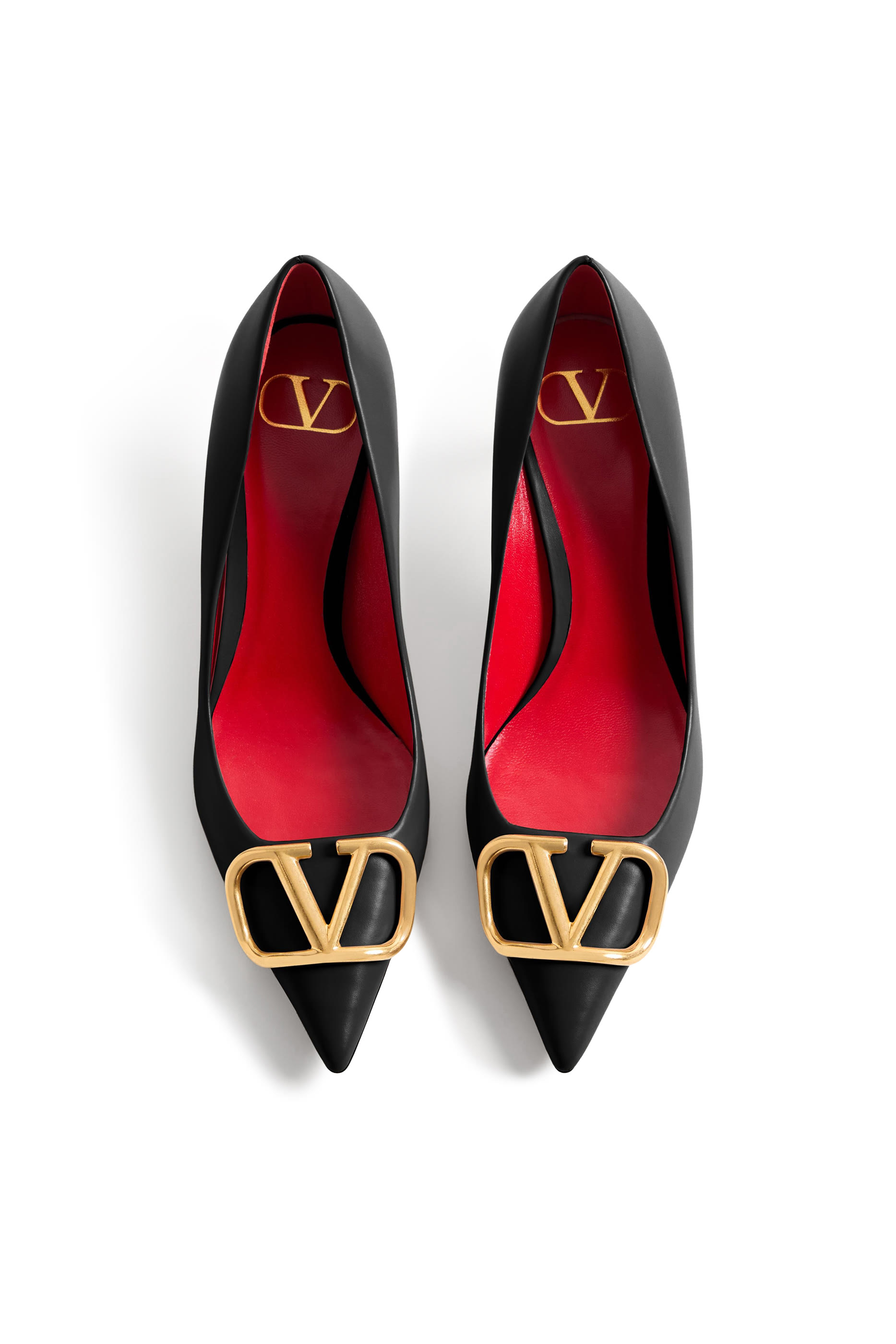 حذاء كلاسيك 80 بشعار الماركة 