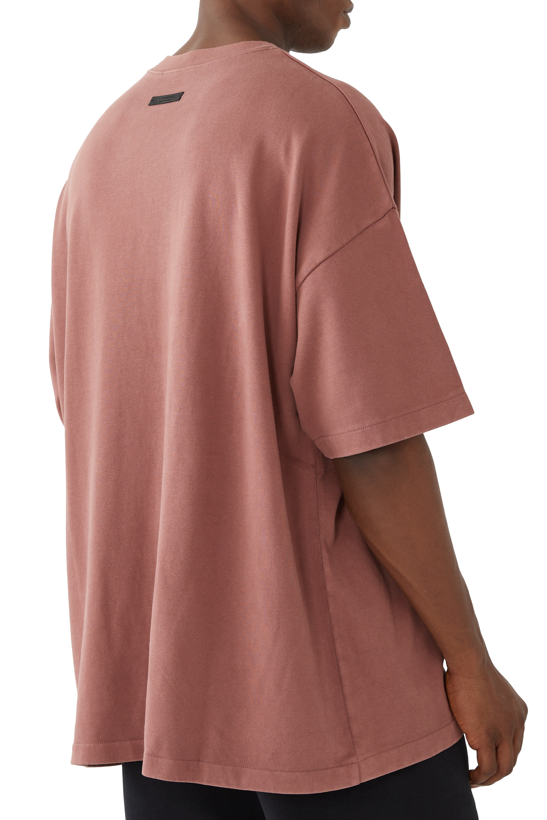 تيشيرت بياقة ضيقة قماش ثقيل الوزن