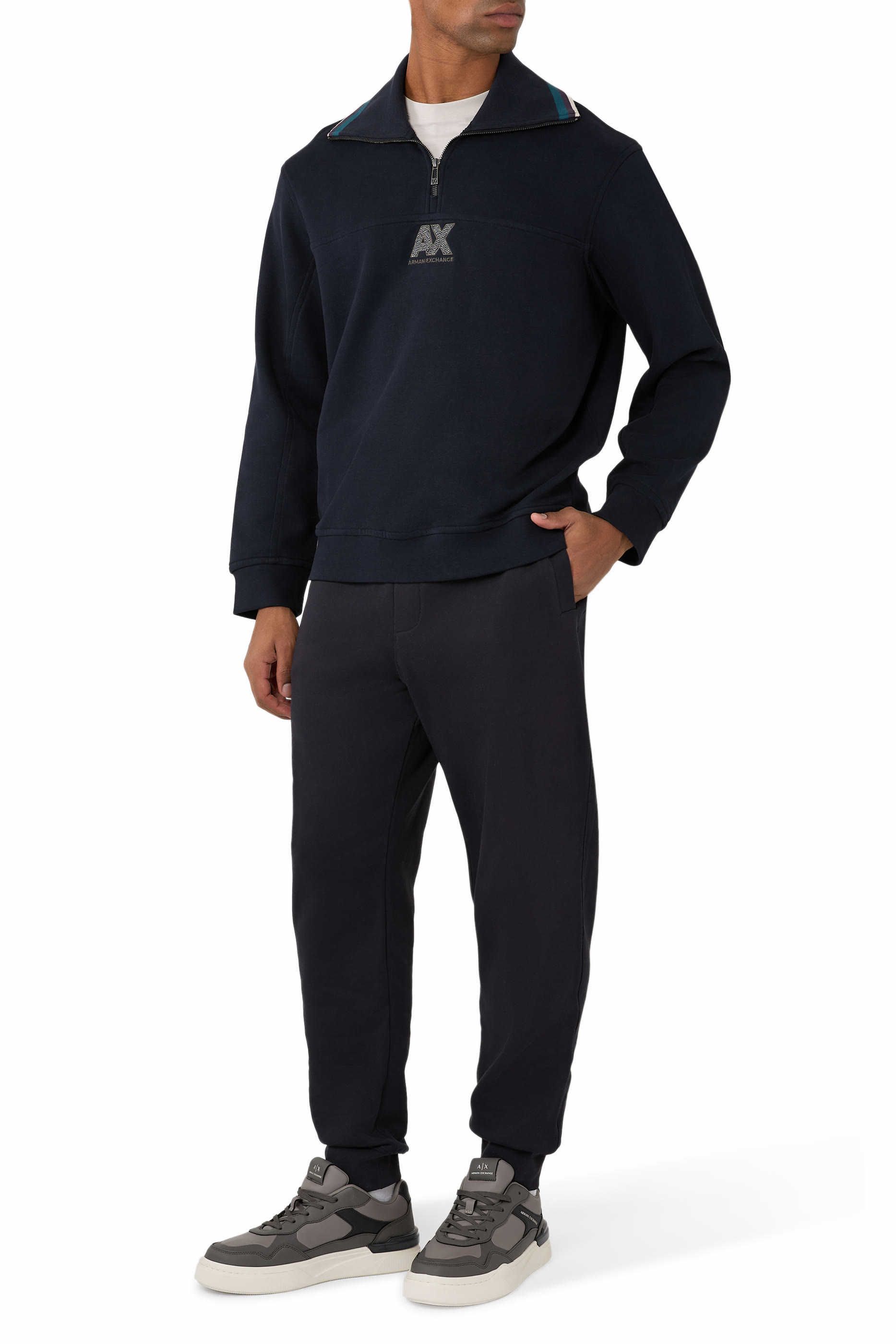 سنيكرز مزين بحياكة جلد صديق للبيئة