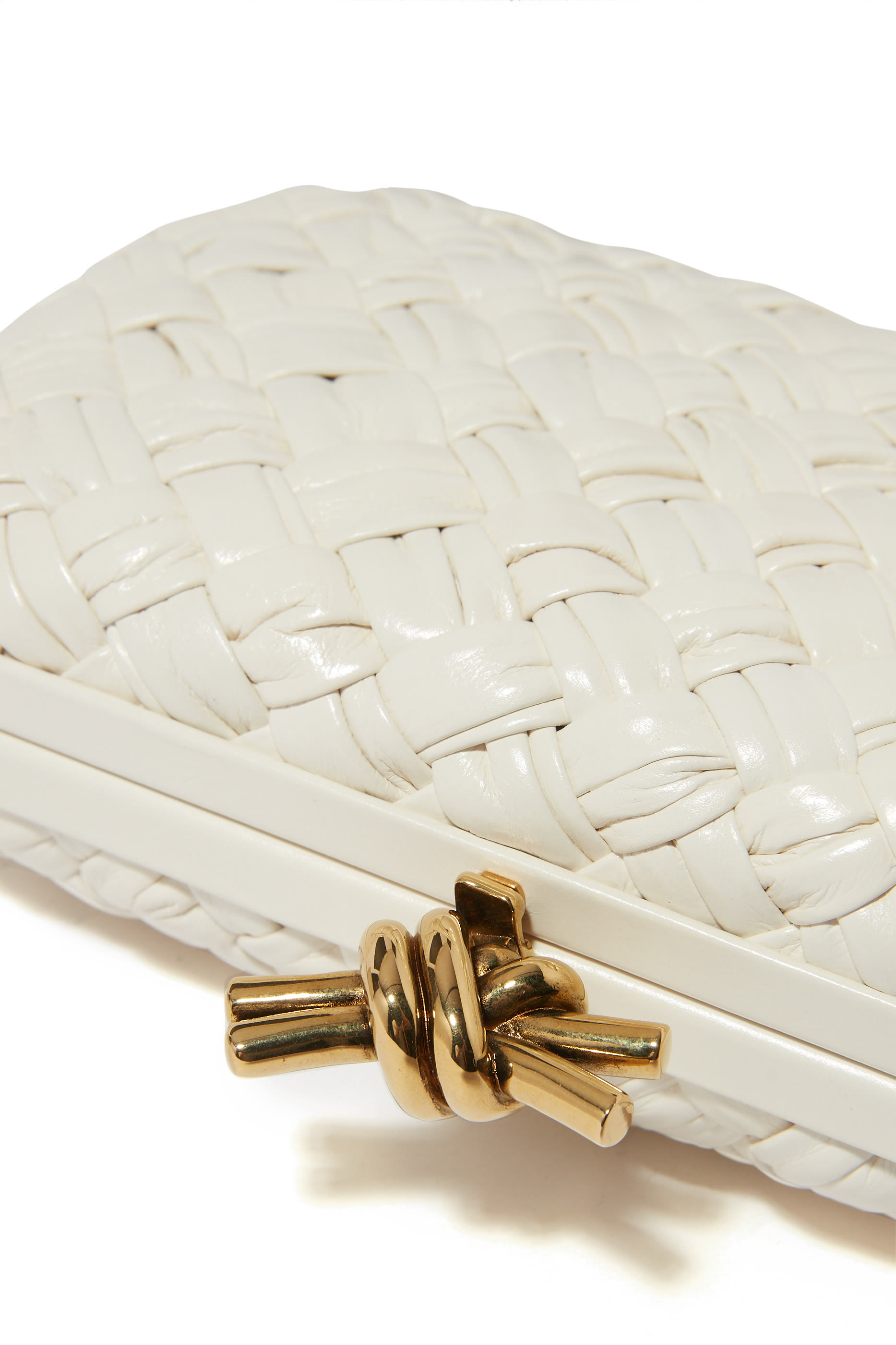 كلاتش ميناوديير بتفاصيل عقدة