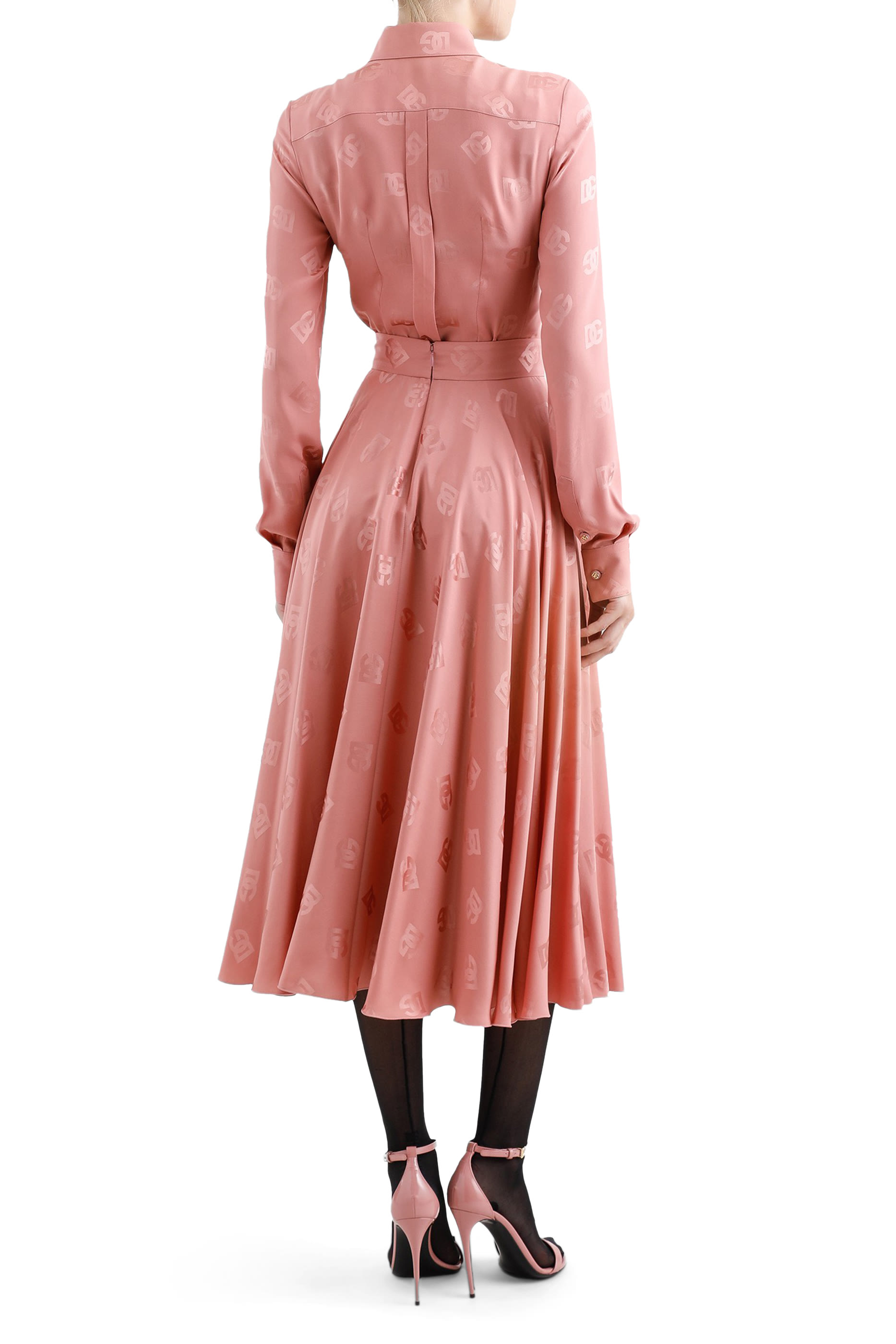 تنورة بنقشة حرفي شعار الماركة بالكامل