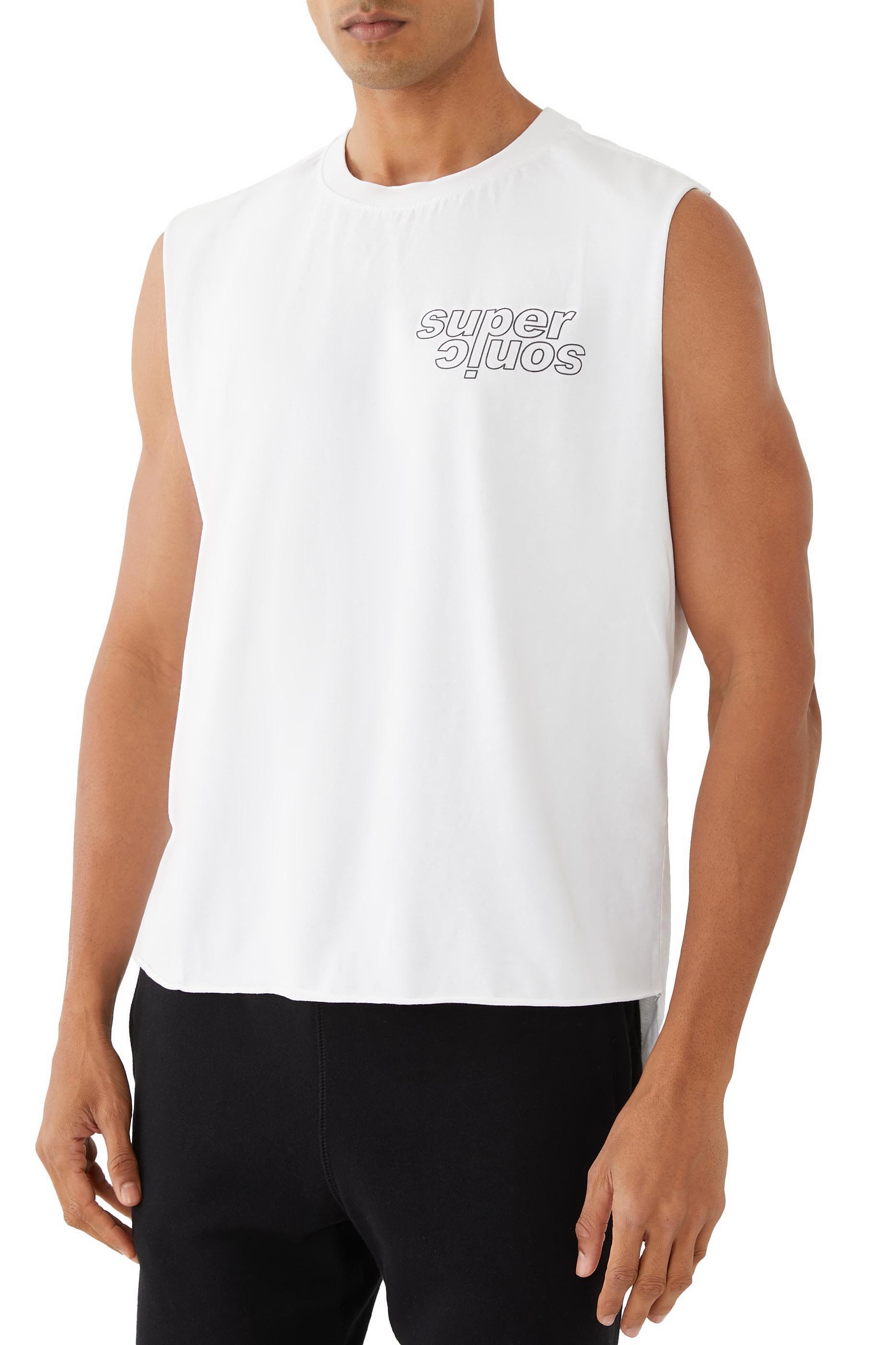 بلوزة إيزي بلا أكمام بطبعة سوبرسونيك