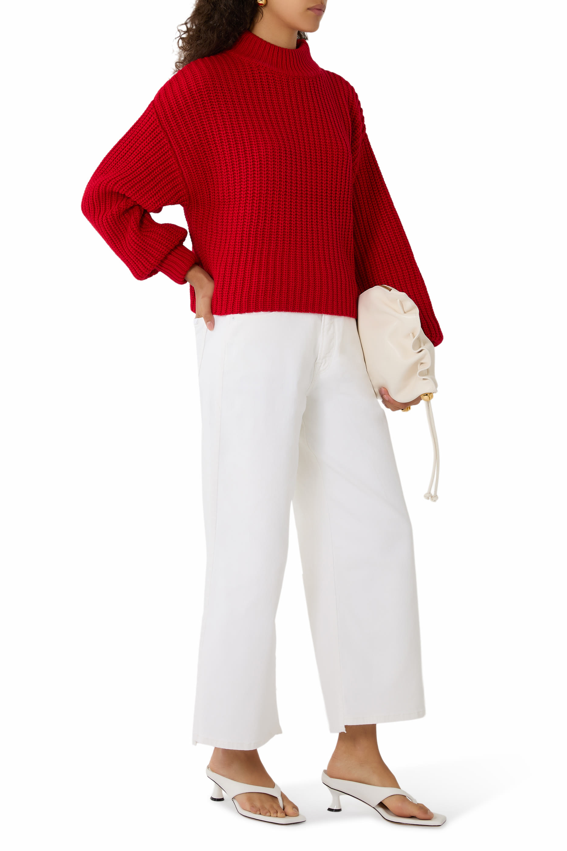 كنزة منسوجة بياقة عالية