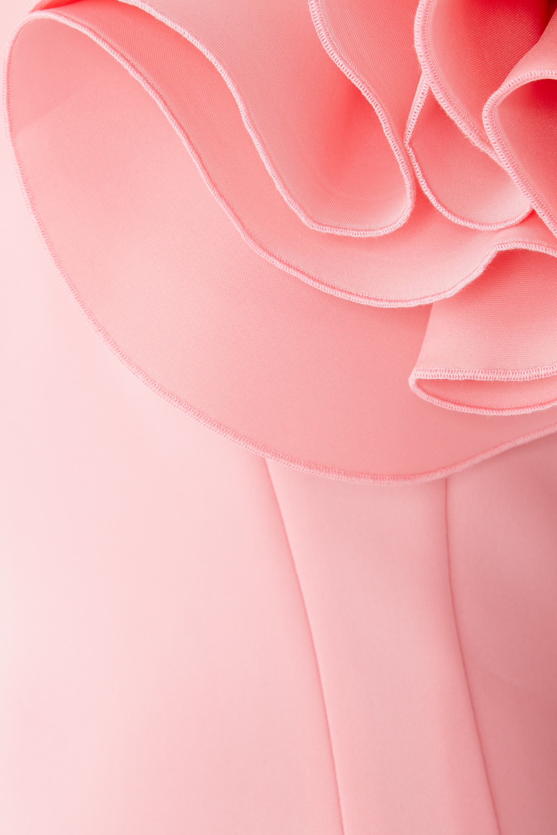 فستان بلاش شيث بأكتاف متساقطة