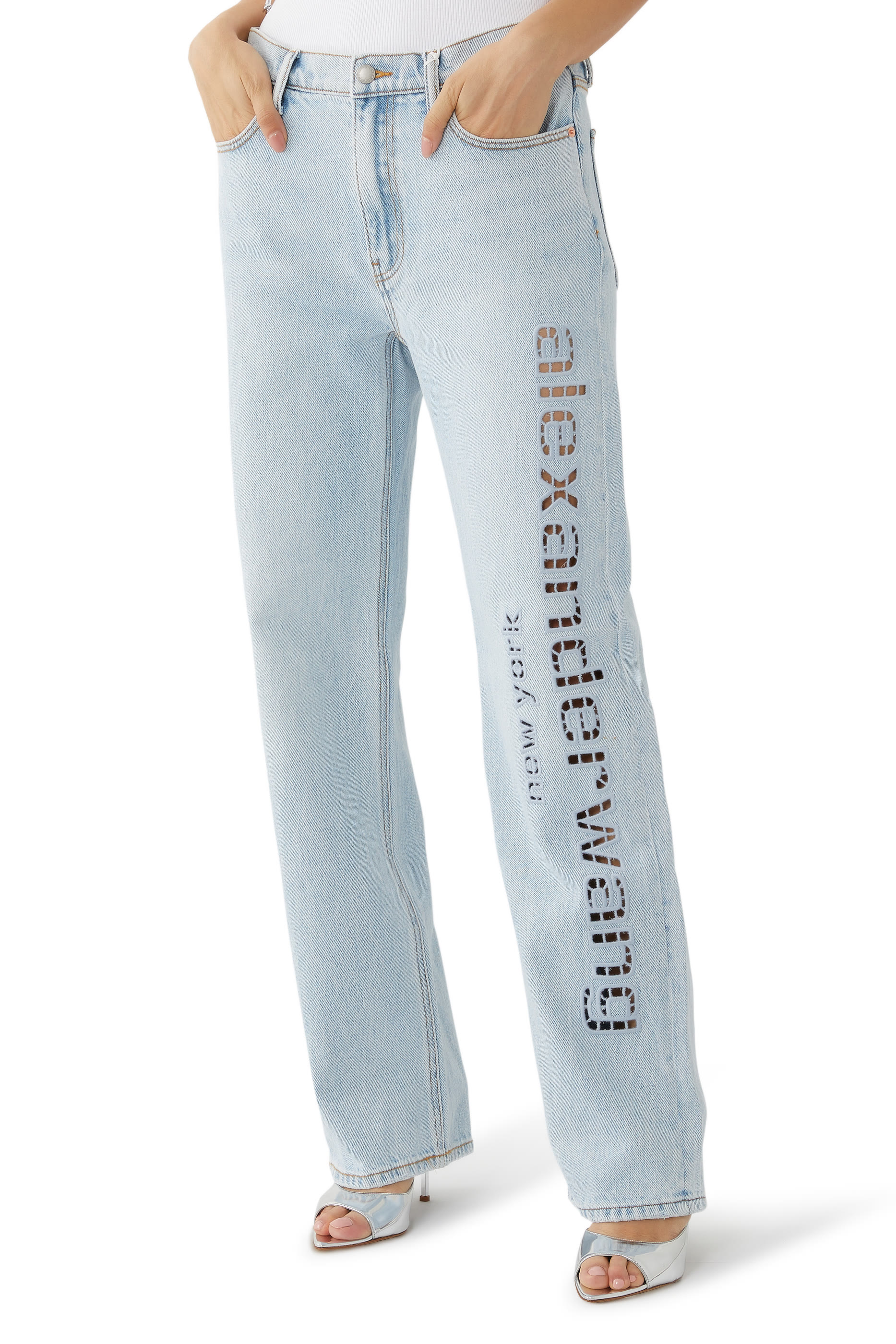 بنطال جينز إز بفتحات بشعار الماركة دينم