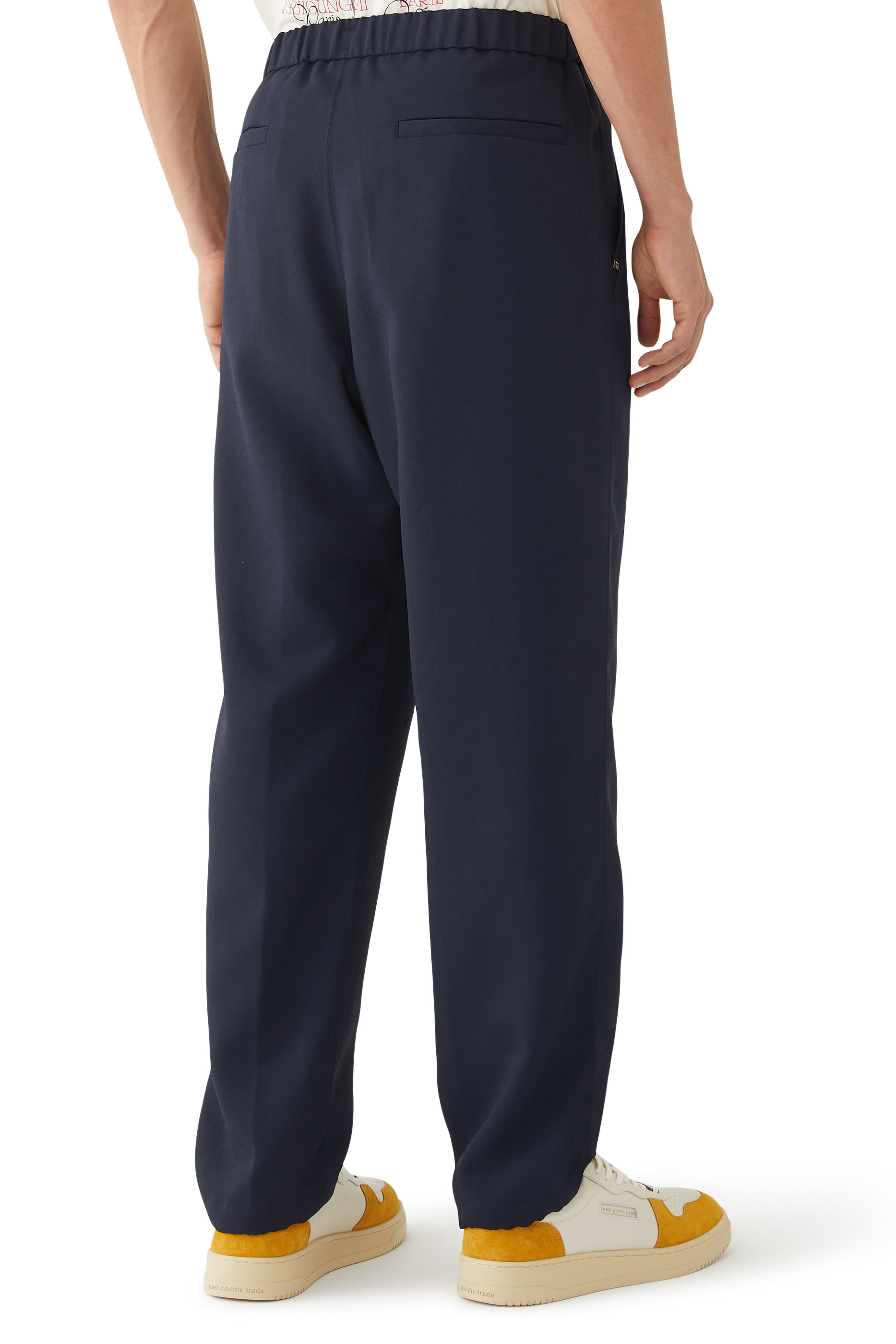 بنطال رياضي مريح للسفر