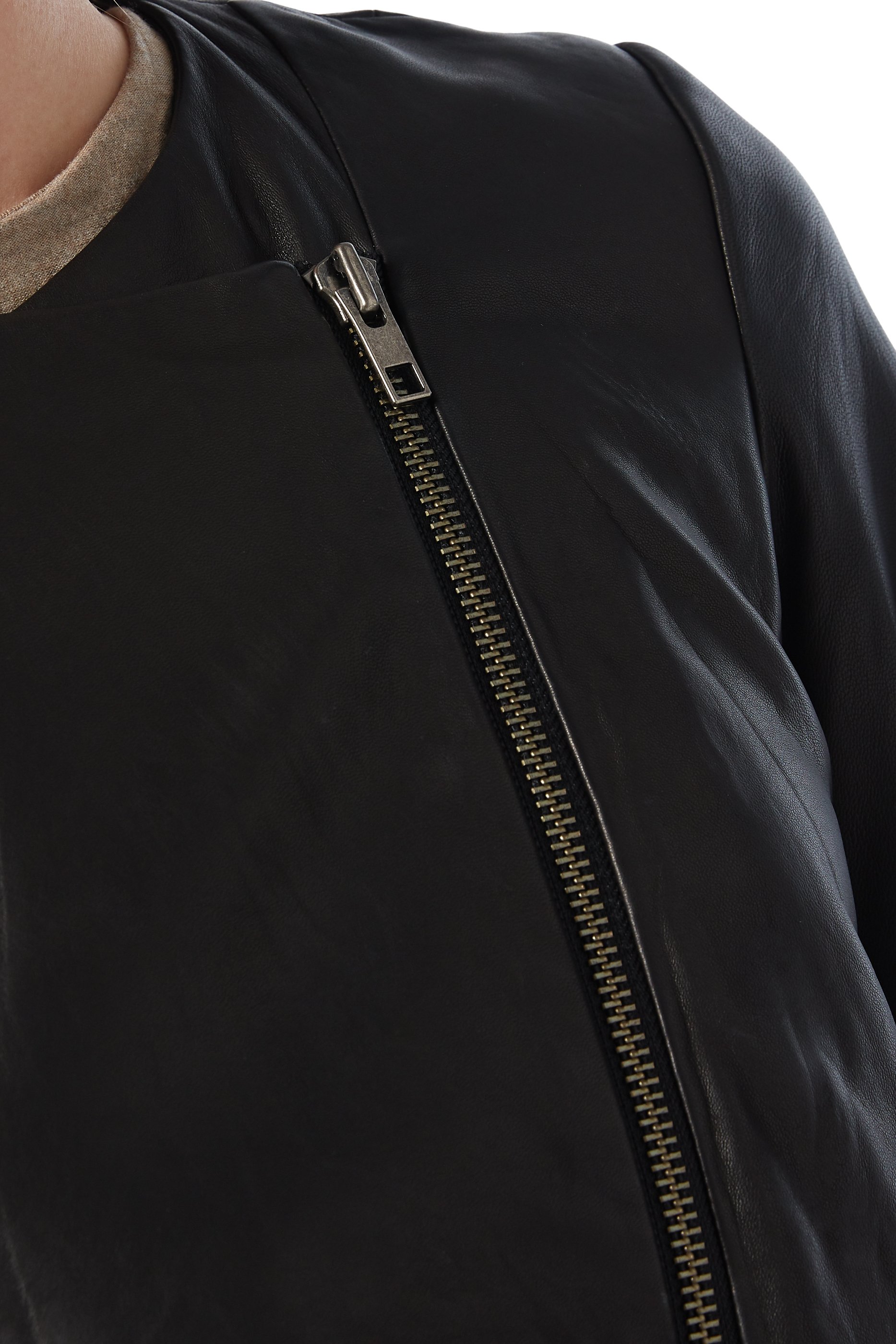 جاكيت كروس فيت جلد