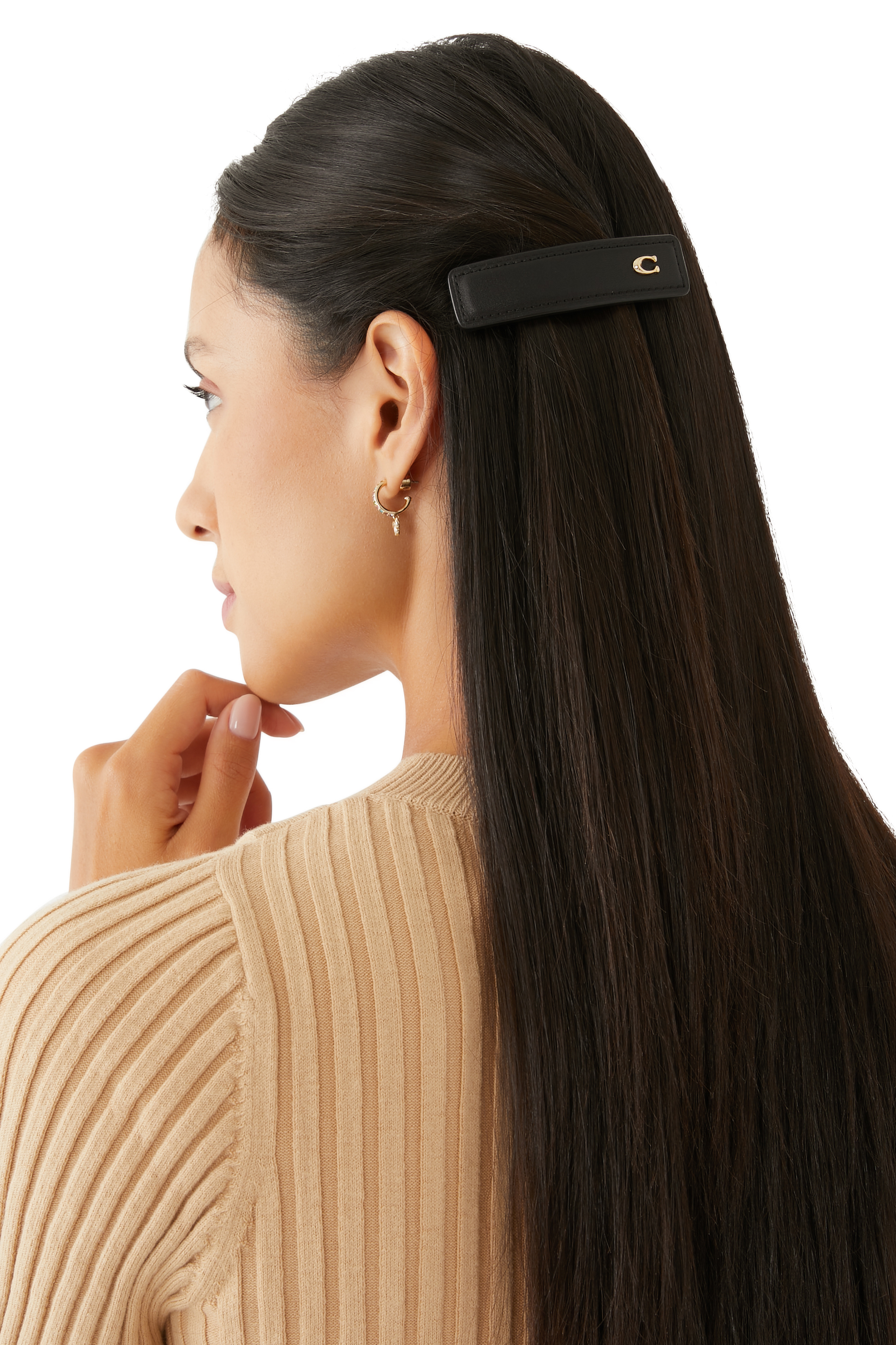 مشبك جلد بحلية شعار الماركة وأحجار زركونيا مكعبة، نحاس مطلي وراتنج