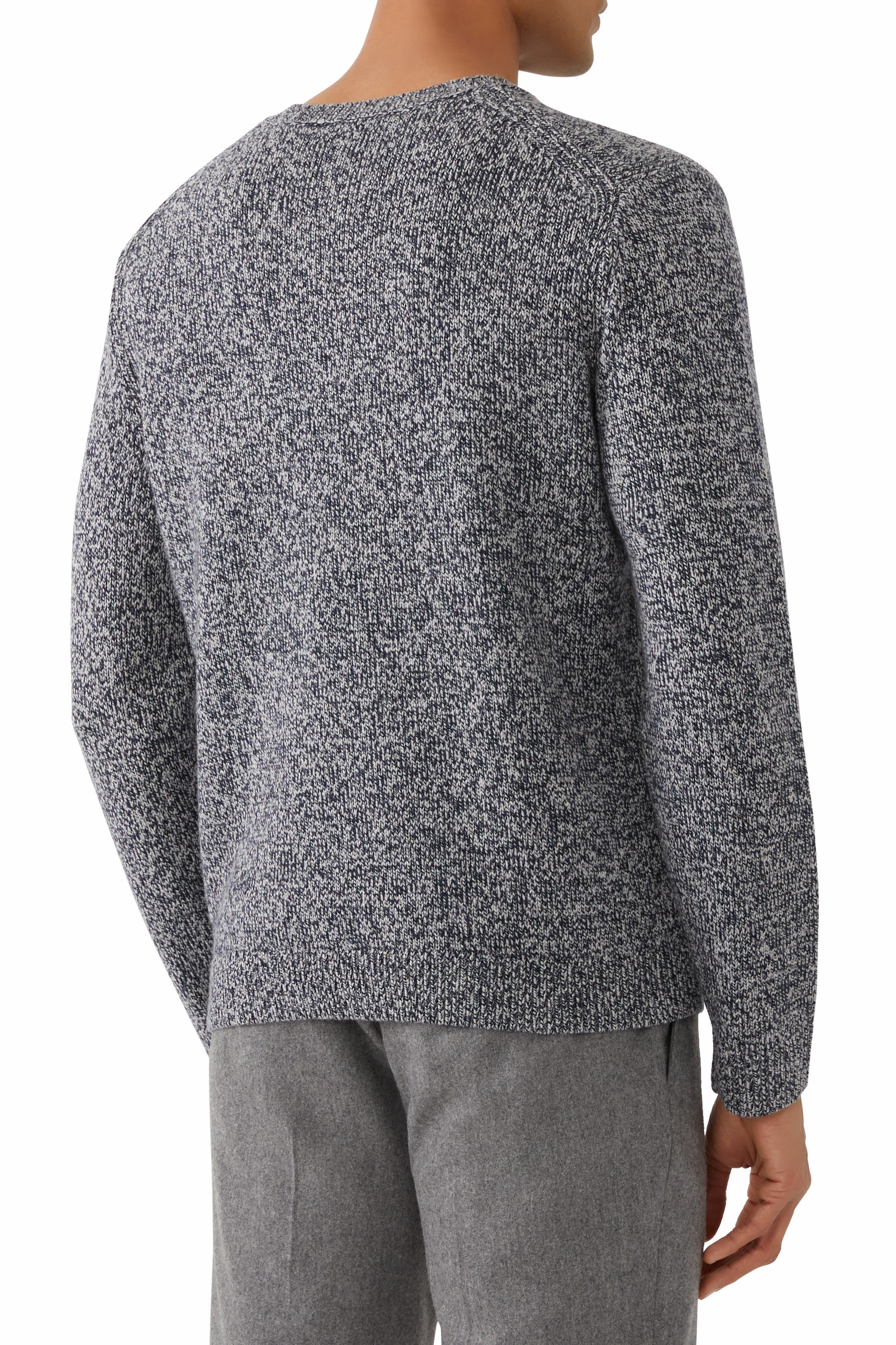 كنزة هيلز بياقة ضيقة