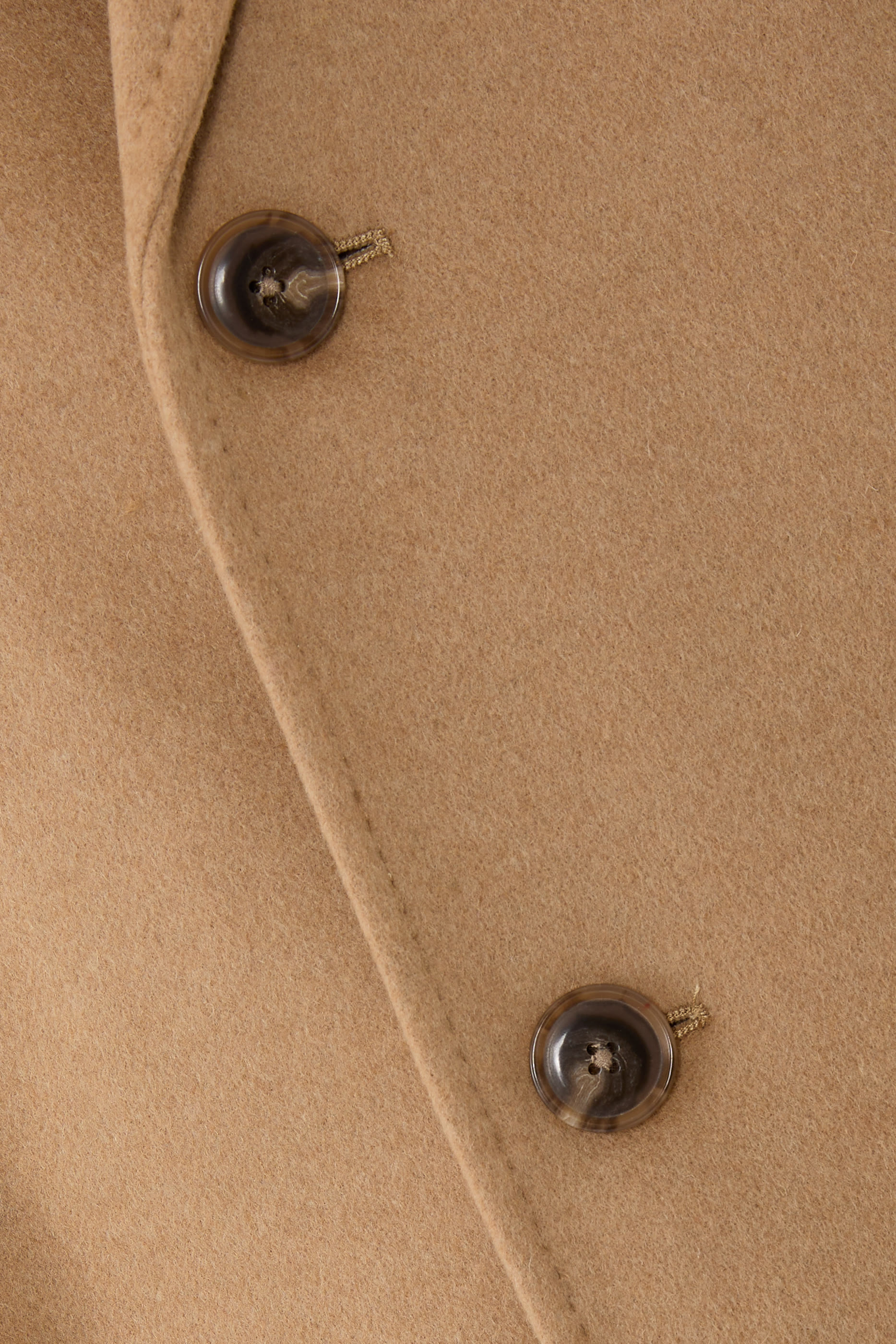 معطف بقصة ضيقة صوف وكشمير