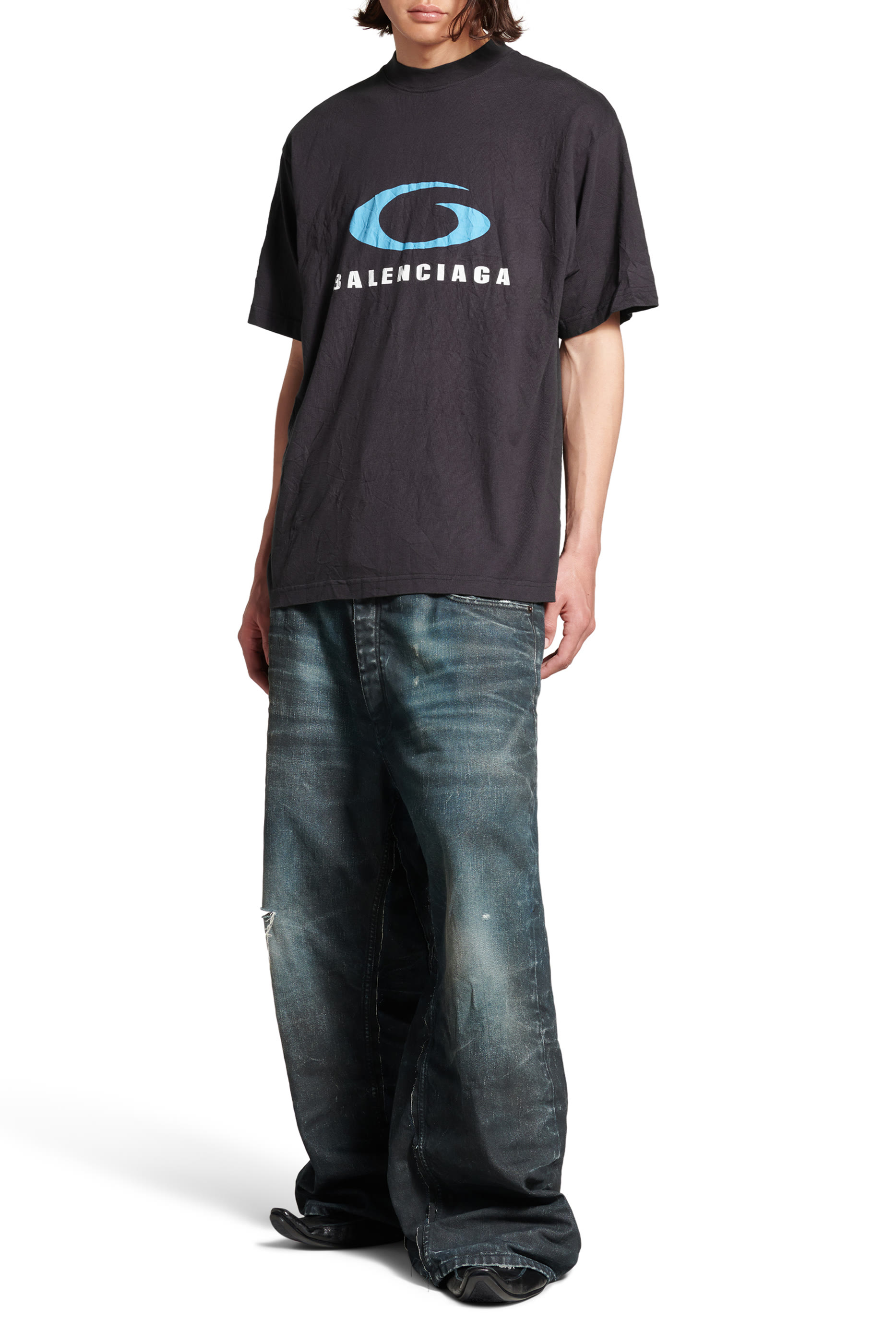 تيشيرت بشعار الماركة الرياضي