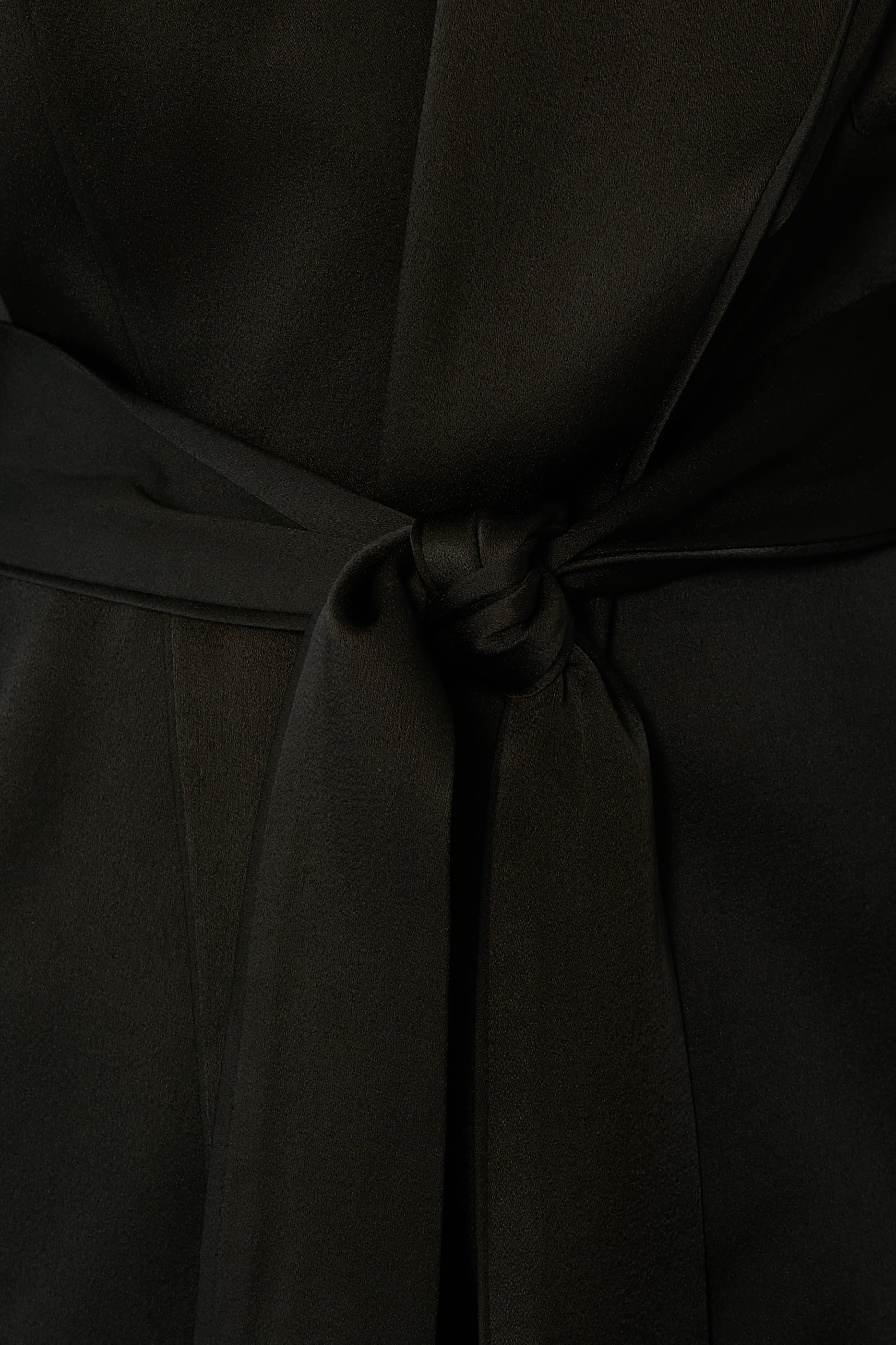 بلوزة باجاما بتصميم ملفوف