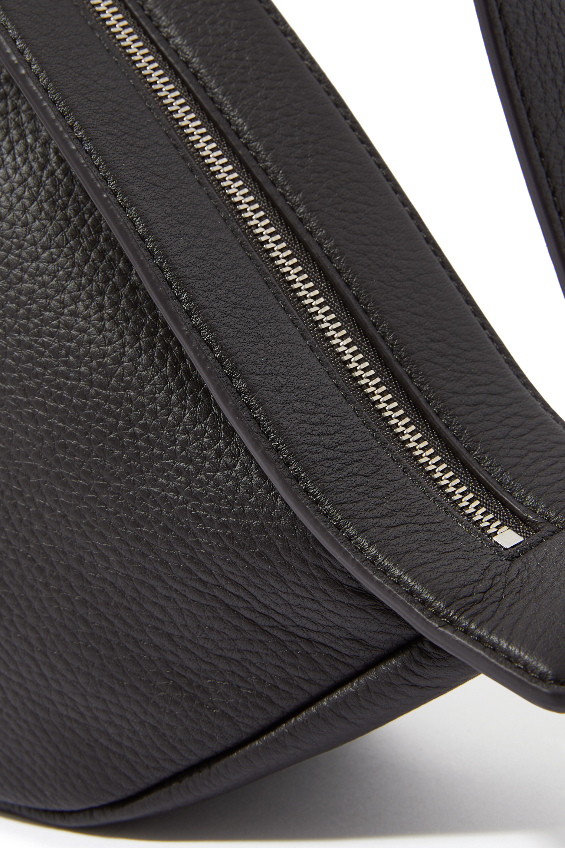 حقيبة كروس بودي بانانا