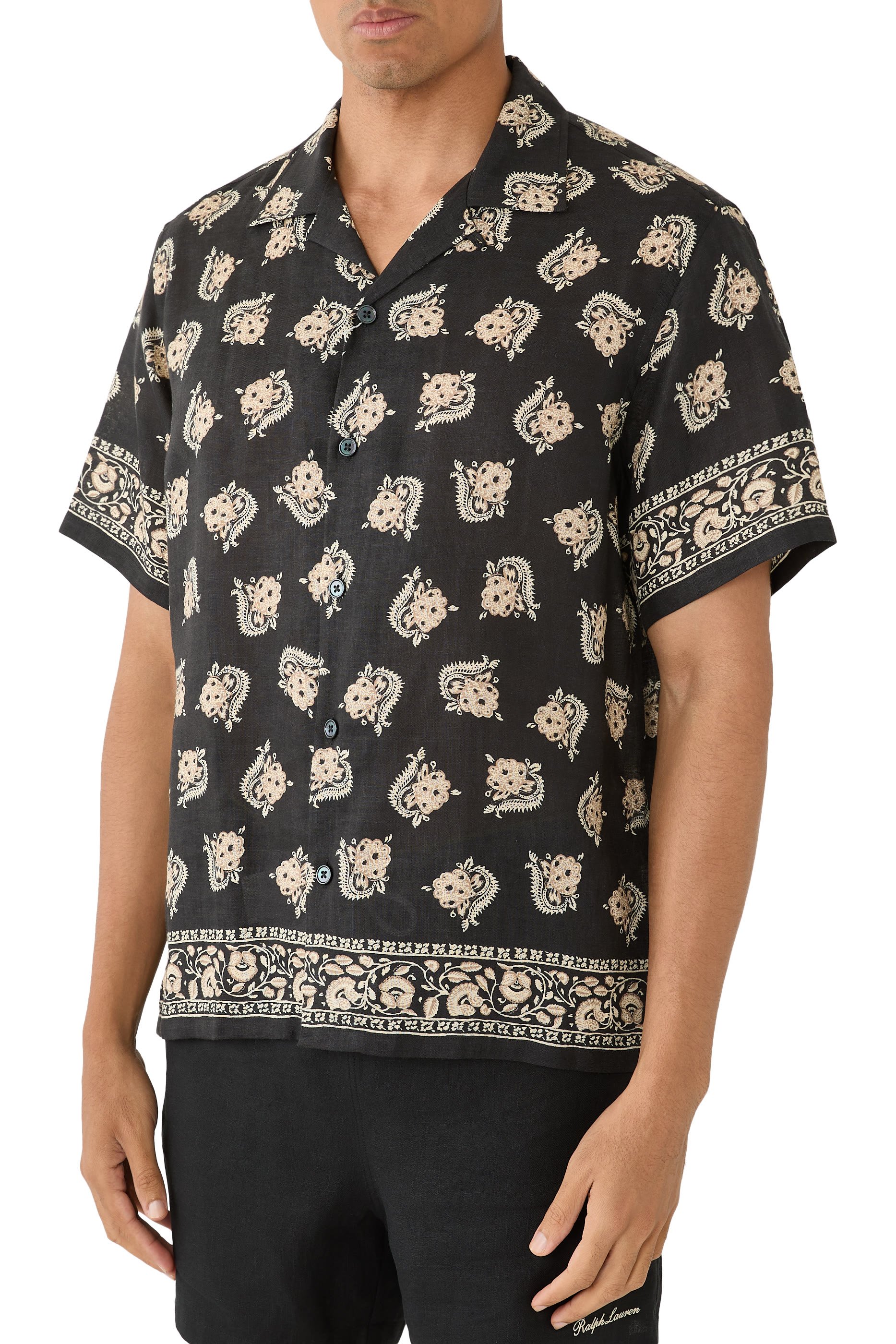 قميص بياقة مطوية ونقشة كتان