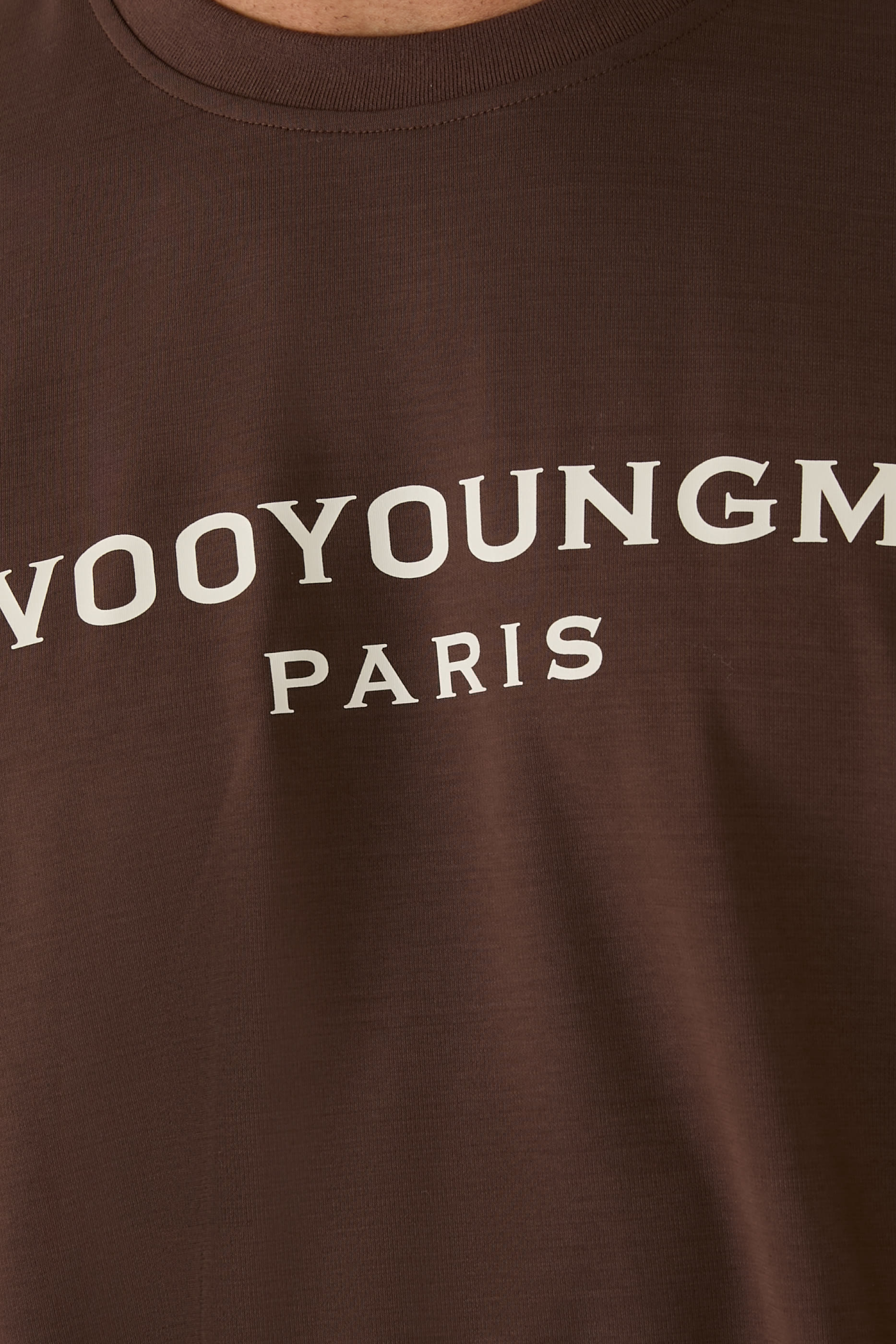 تيشيرت بشعار الماركة