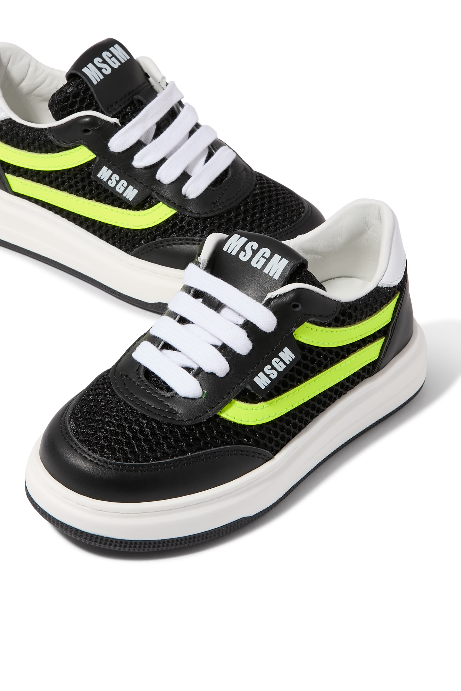 سنيكرز بشعار الماركة جلد للأطفال