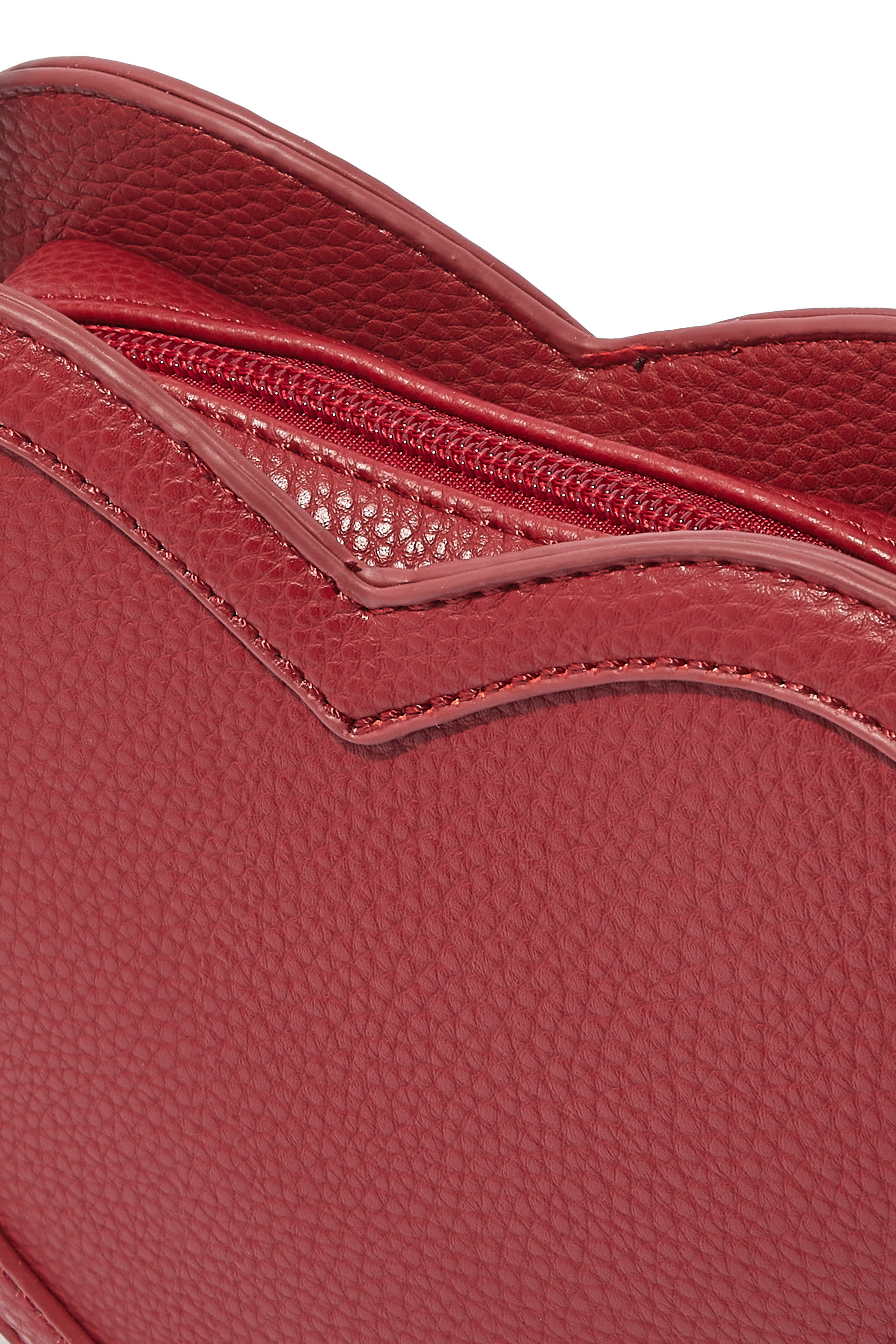 حقيبة كروس بودي على شكل قلب 