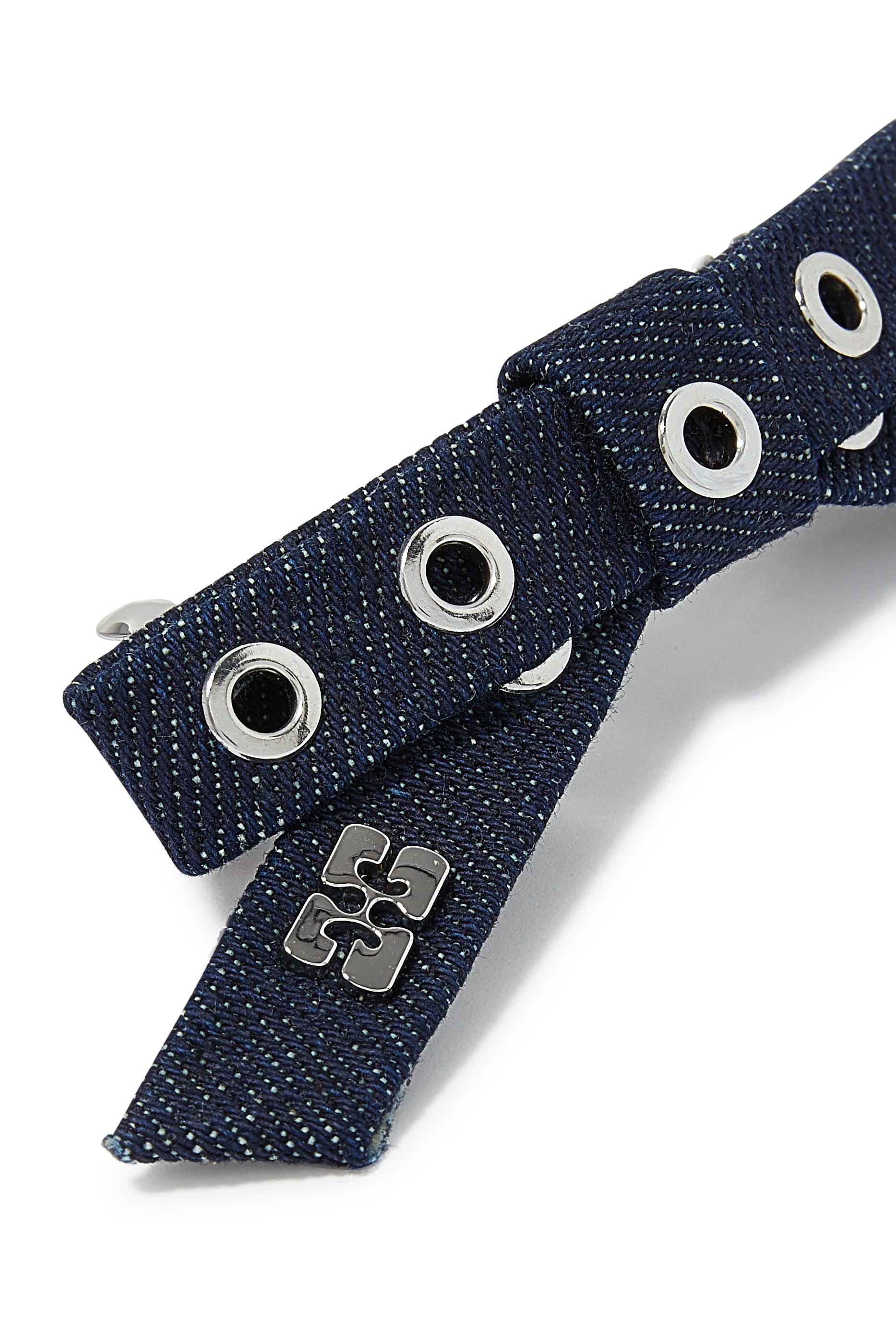 مشبك شعر بفيونكة وجلد مثقب دنيم