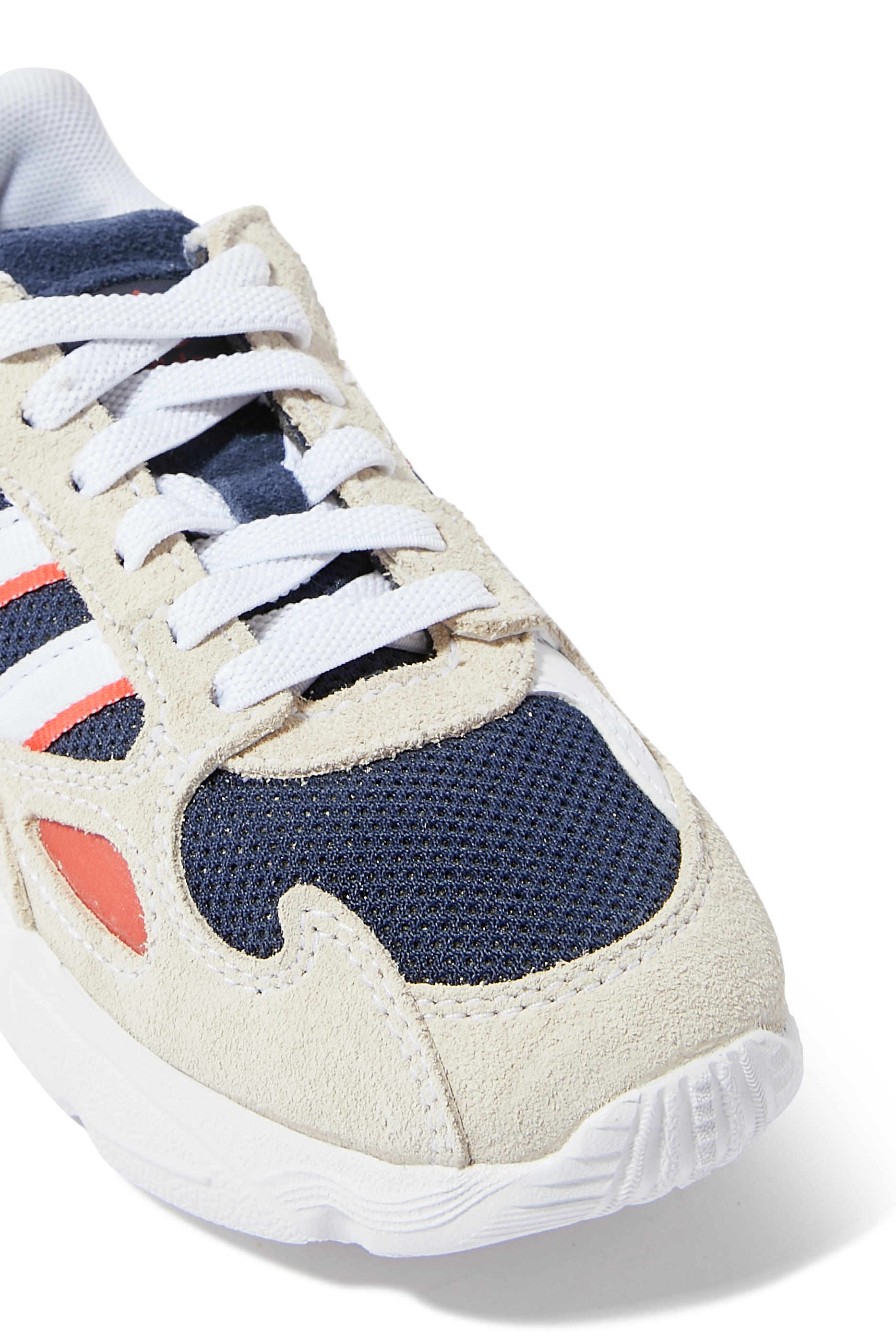 سنيكرز فالكون