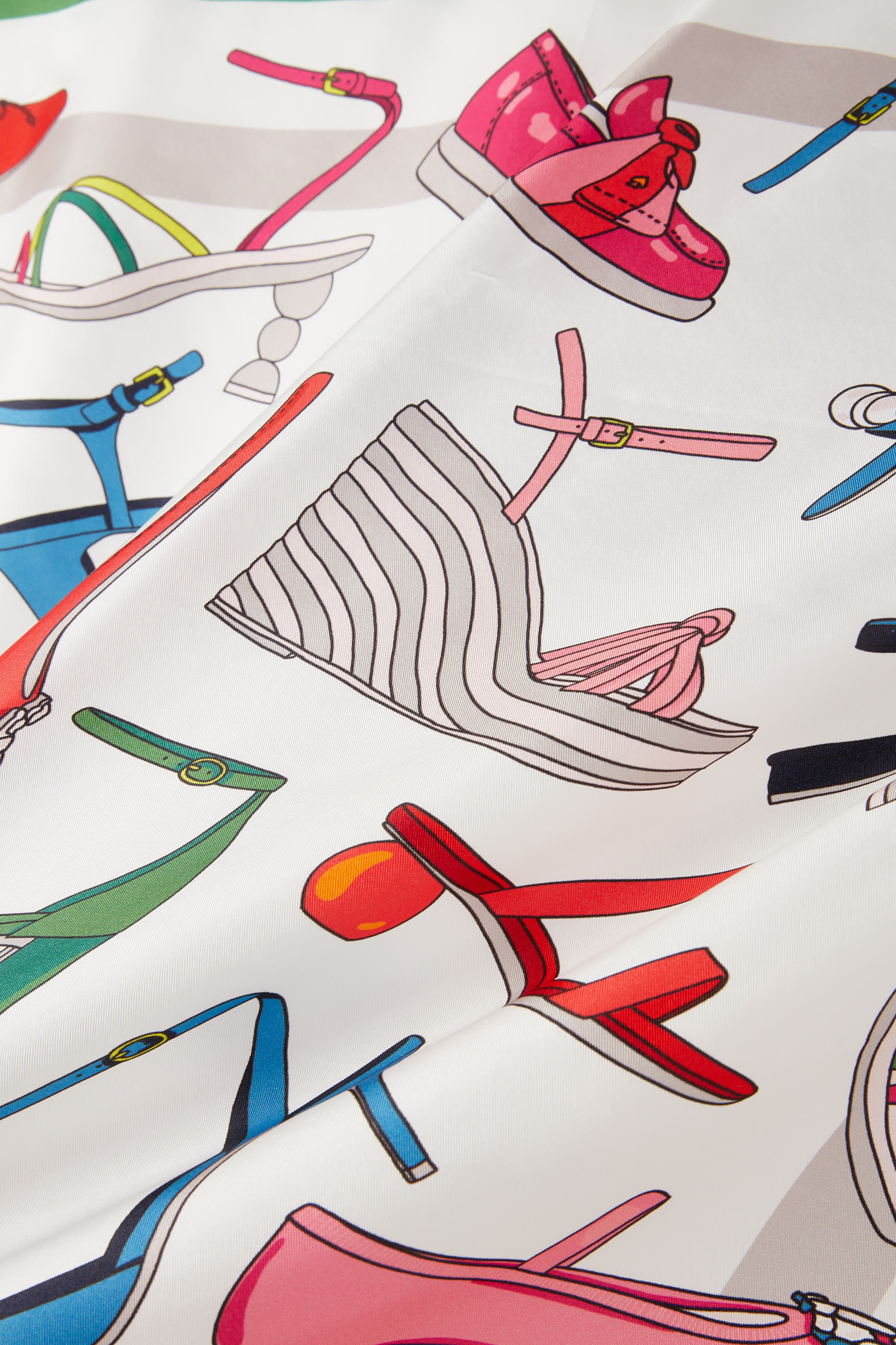 وشاح مربع بنقشات أحذية حرير