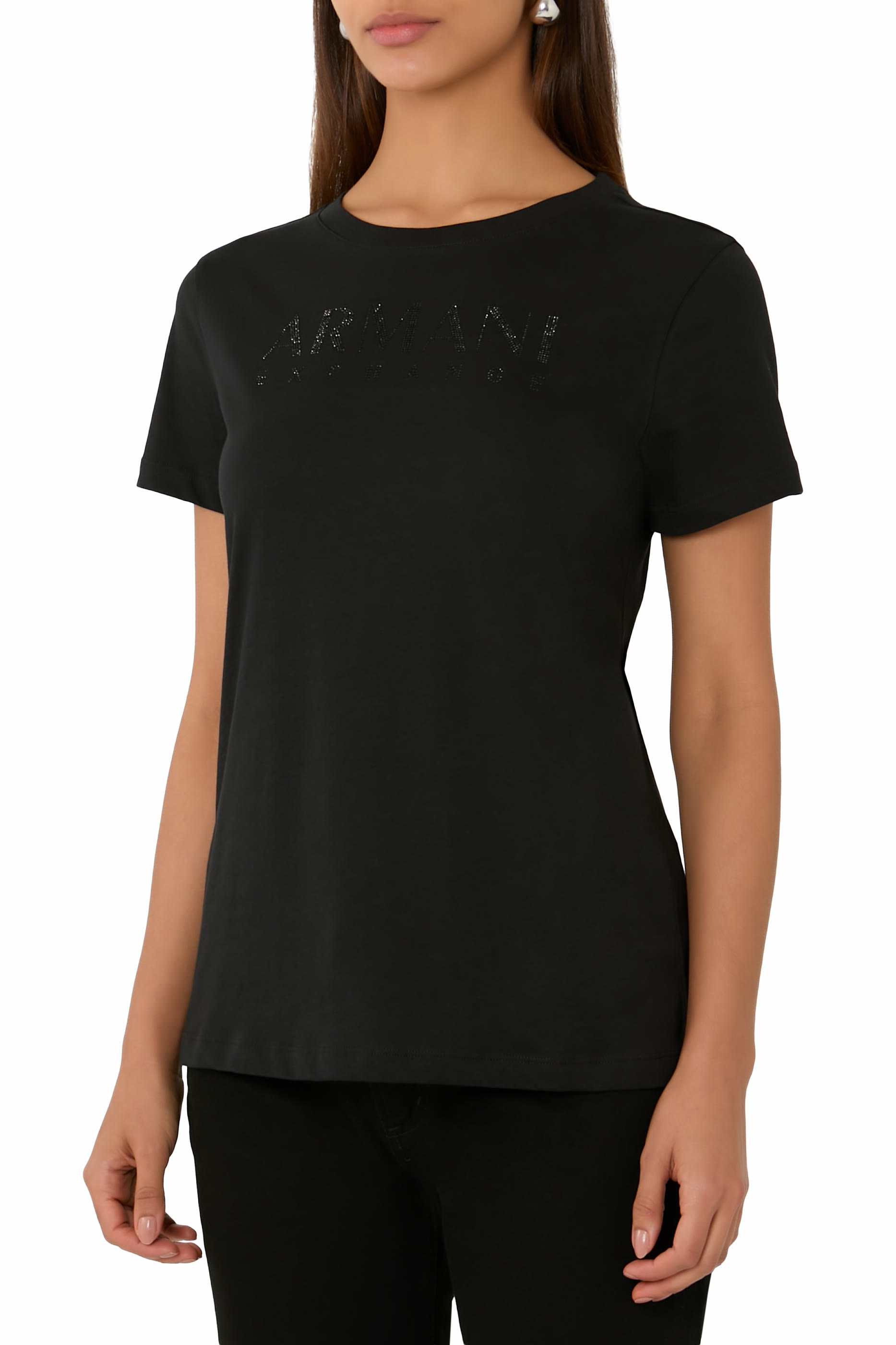 تيشيرت بقصة عادية وشعار الماركة