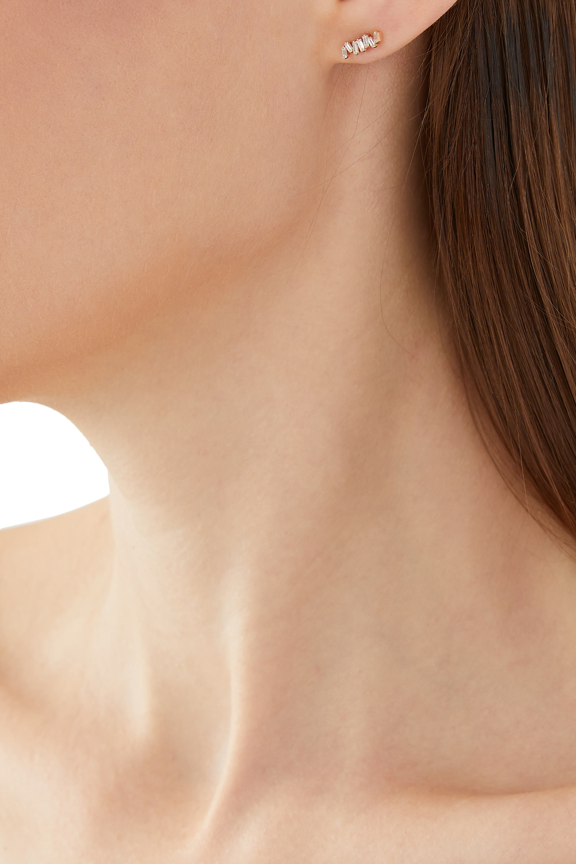 أقراط كلاسيك بتصميم عمود مرصع بالماس ذهب وردي عيار 18