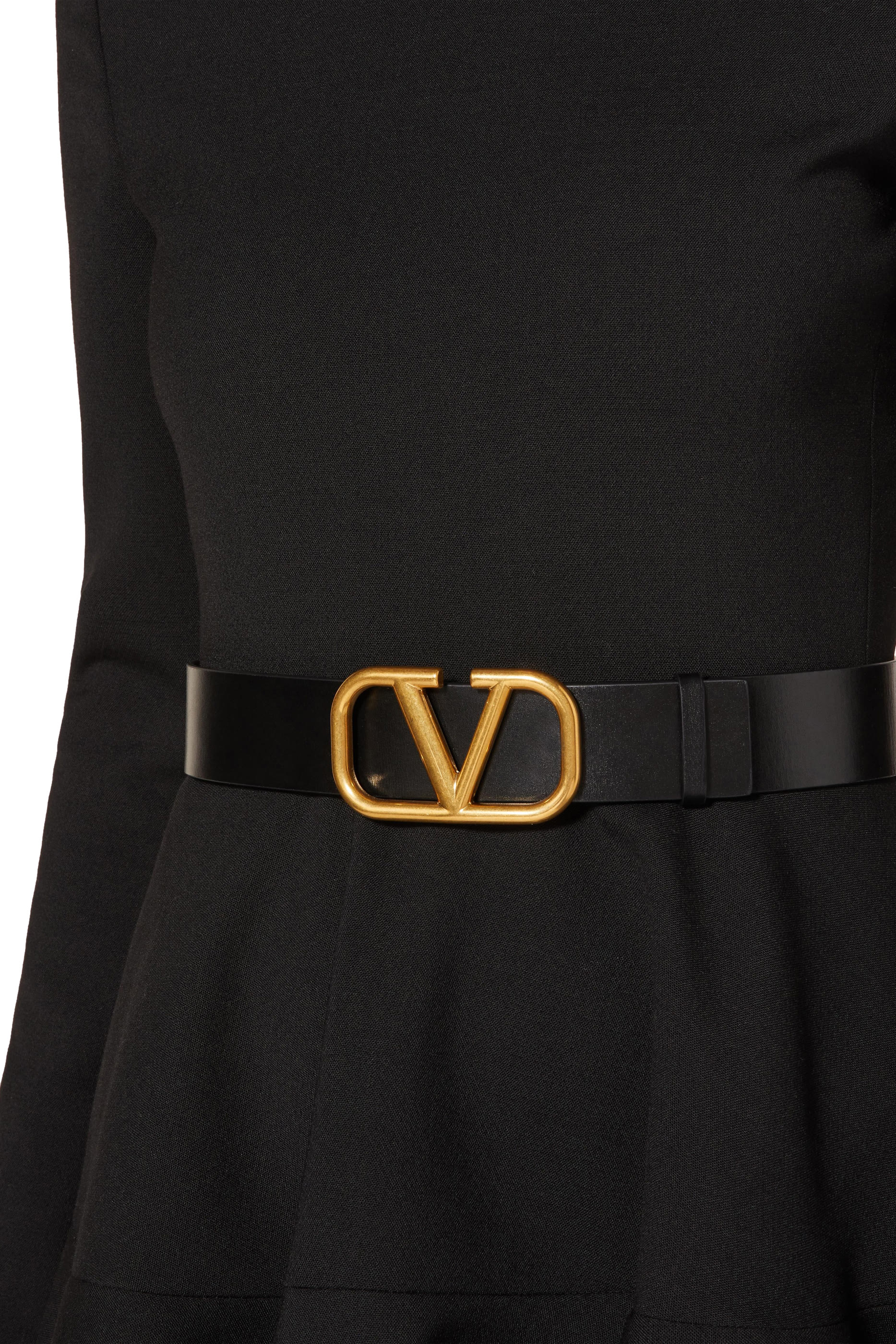 حزام بإبزيم بشعار الماركة