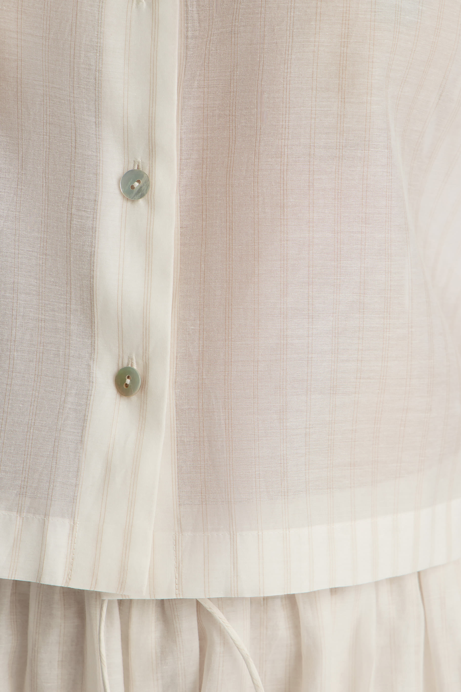 بلوزة مخططة