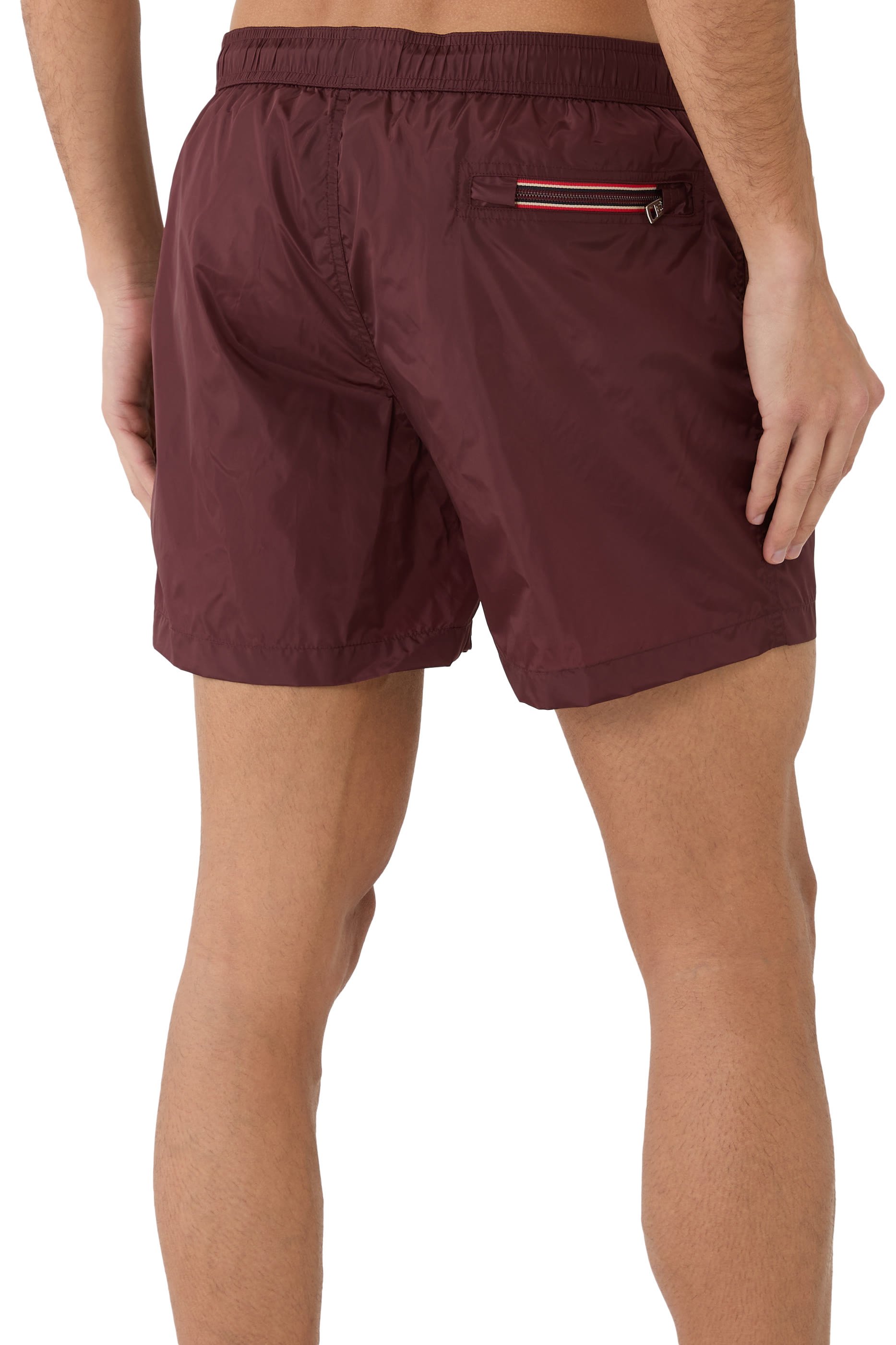 شورت سباحة برقعة شعار الماركة