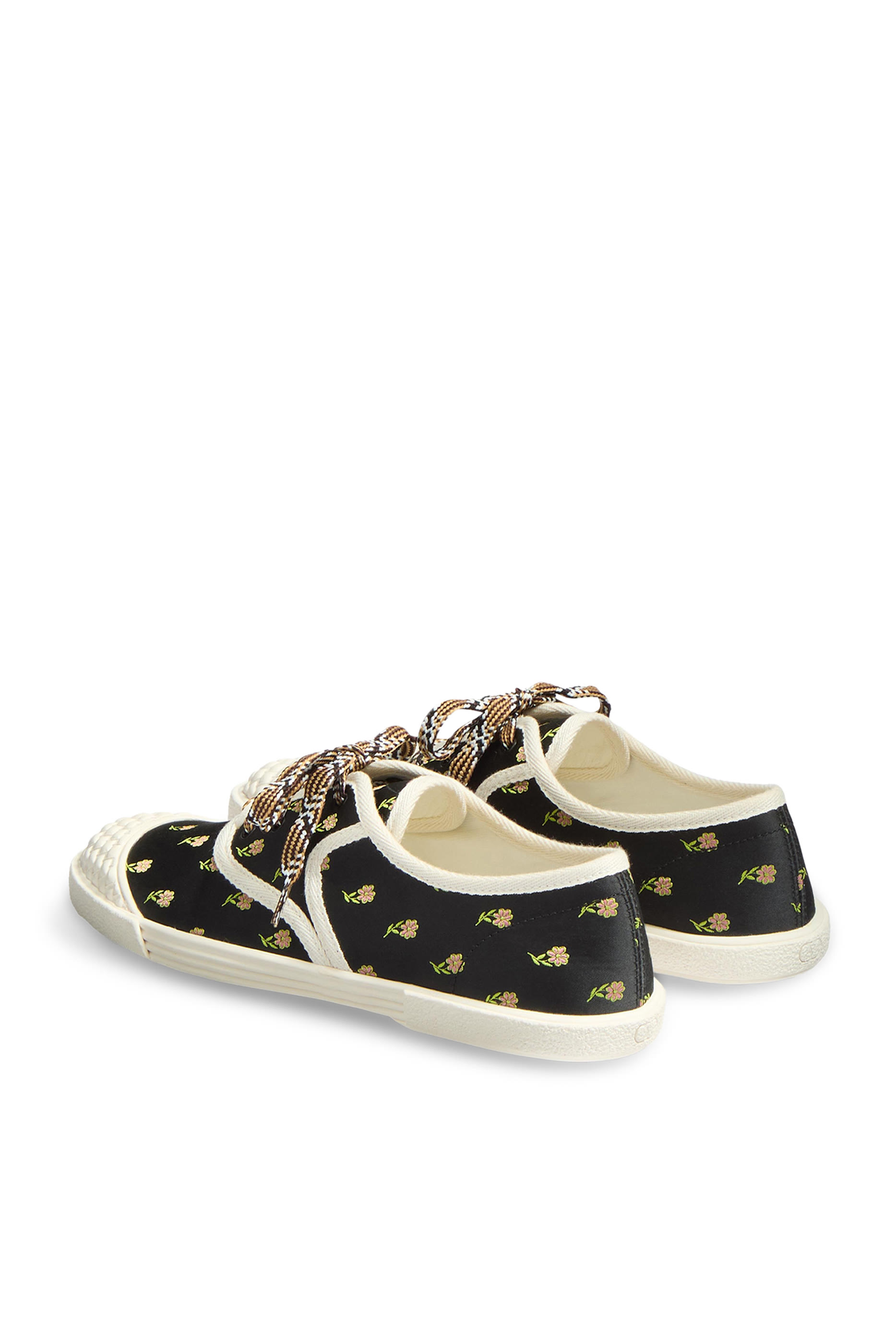 سنيكرز باي باي باي