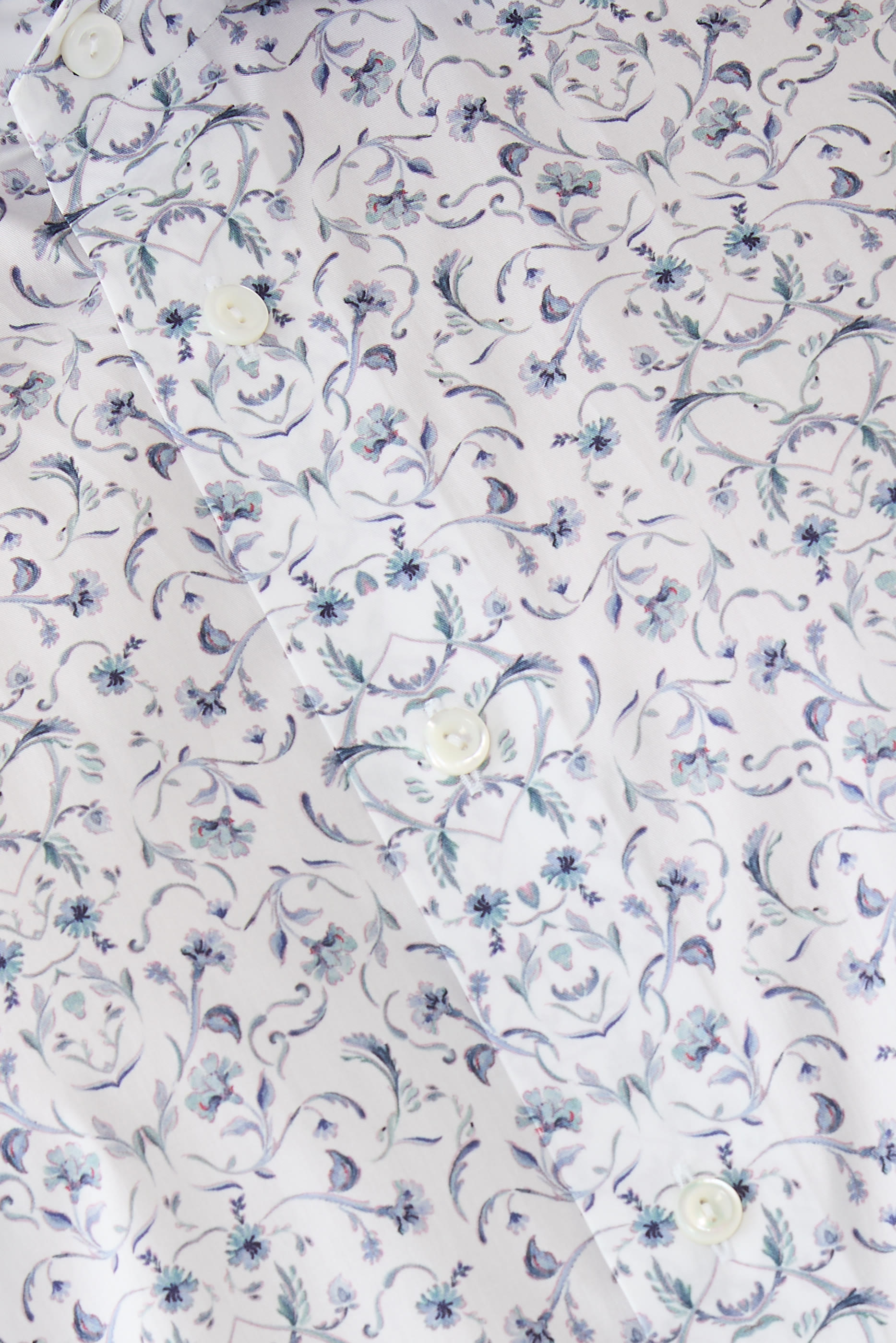 قميص مزين بزهور تويل ناعم