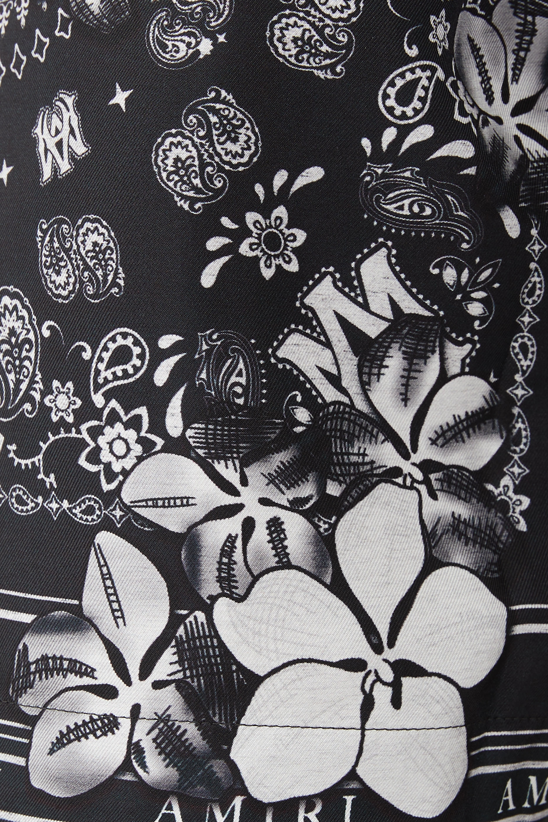 شورت بطبعات باندانا زهور