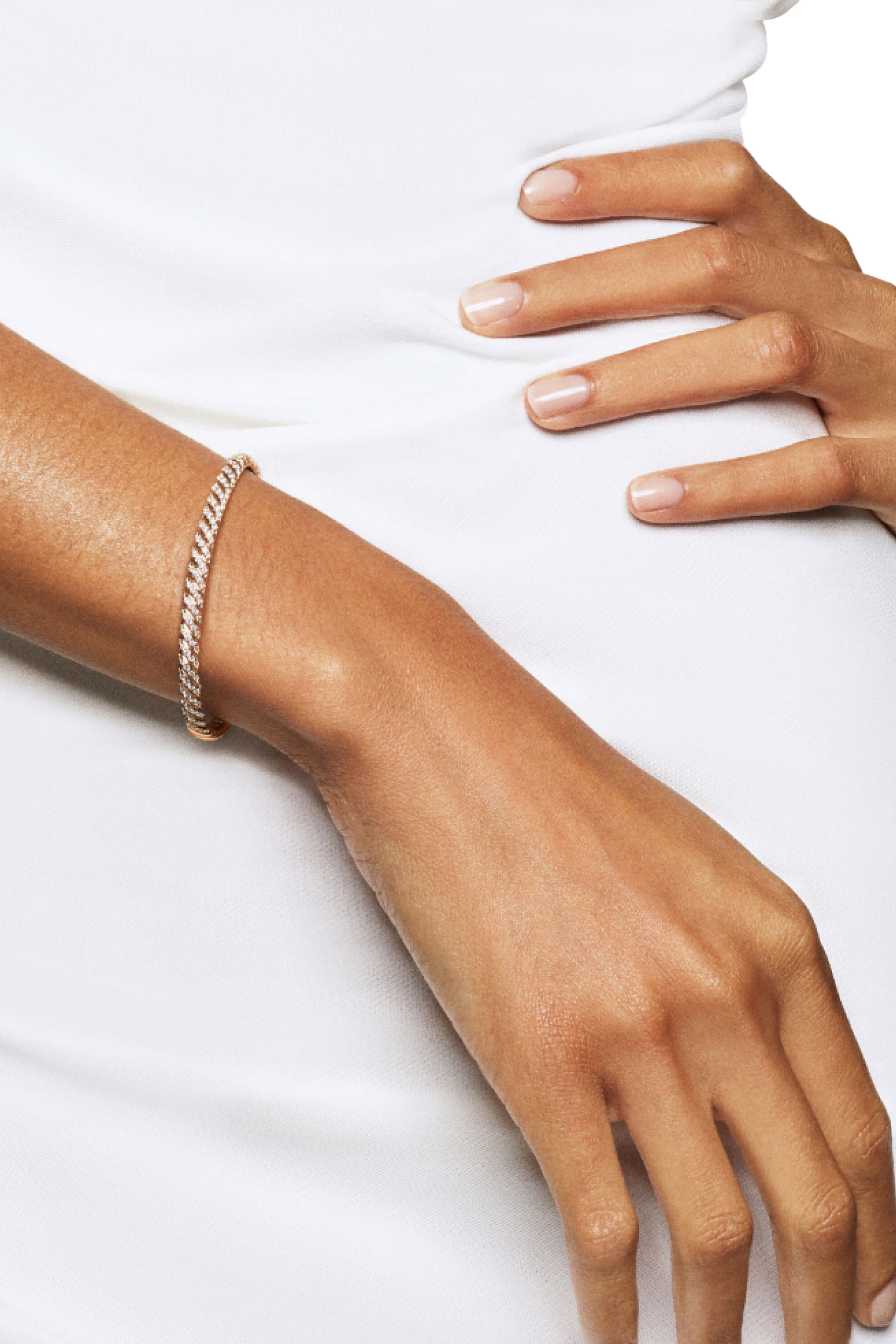 سوار مجدول منحوت مرصع بالماس ذهب وردي عيار 18