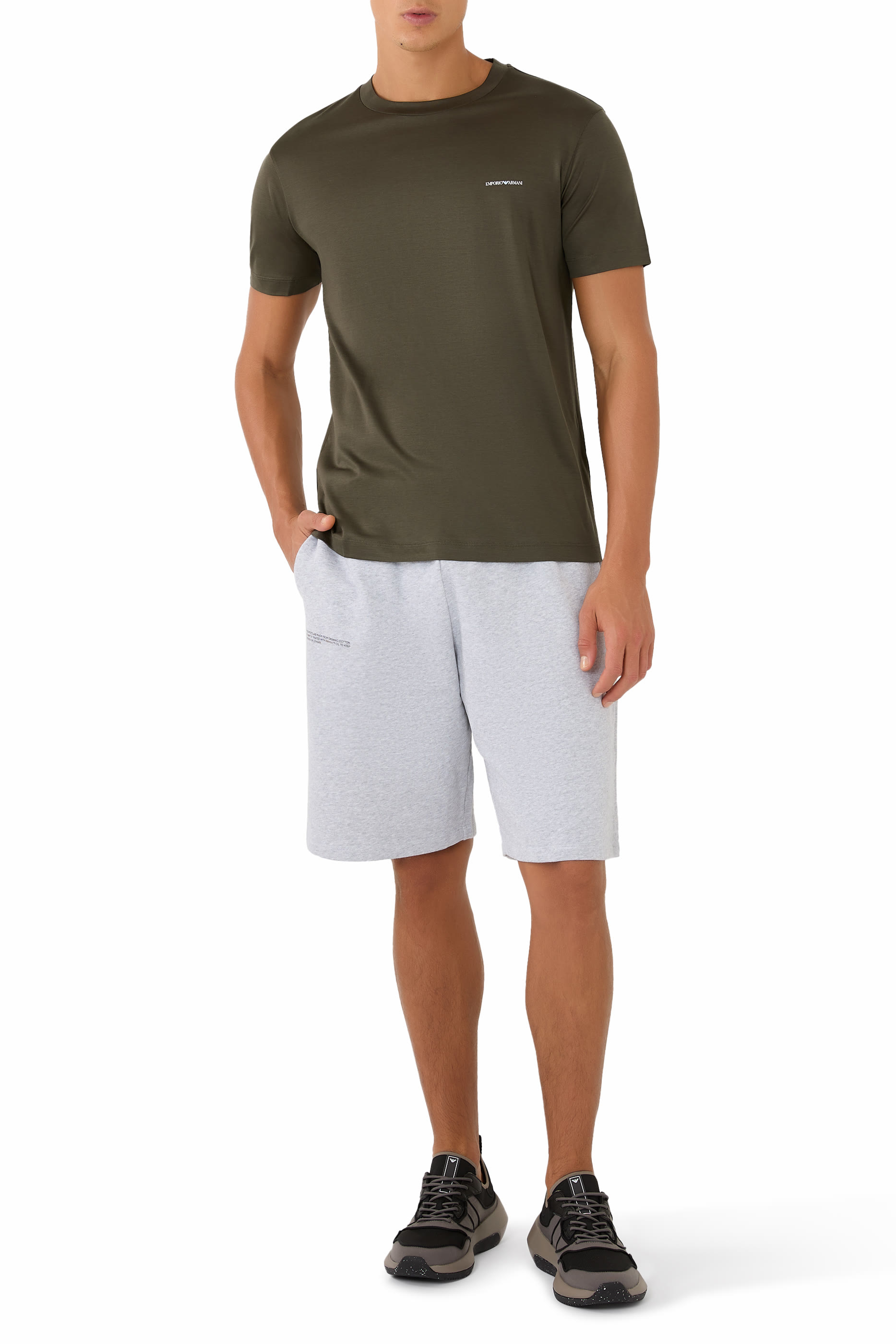 تيشيرت بشعار الماركة صغير من تشكيلة الأساسية