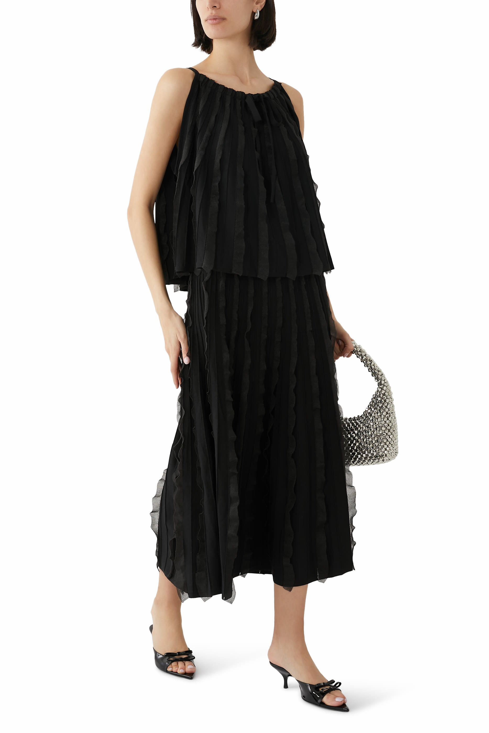 تنورة طويلة بكشكش