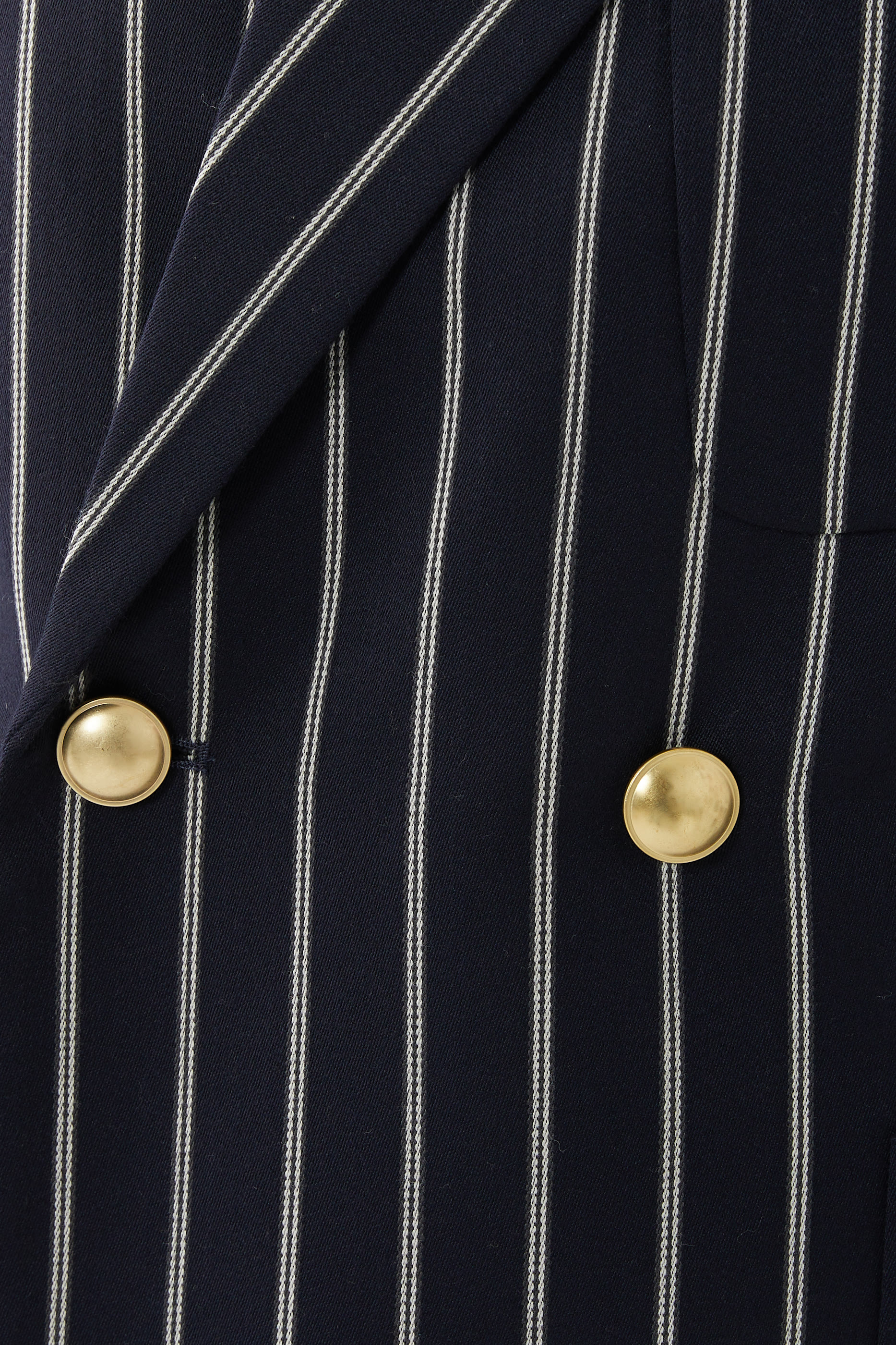 جاكيت قصير بصفي أزرار