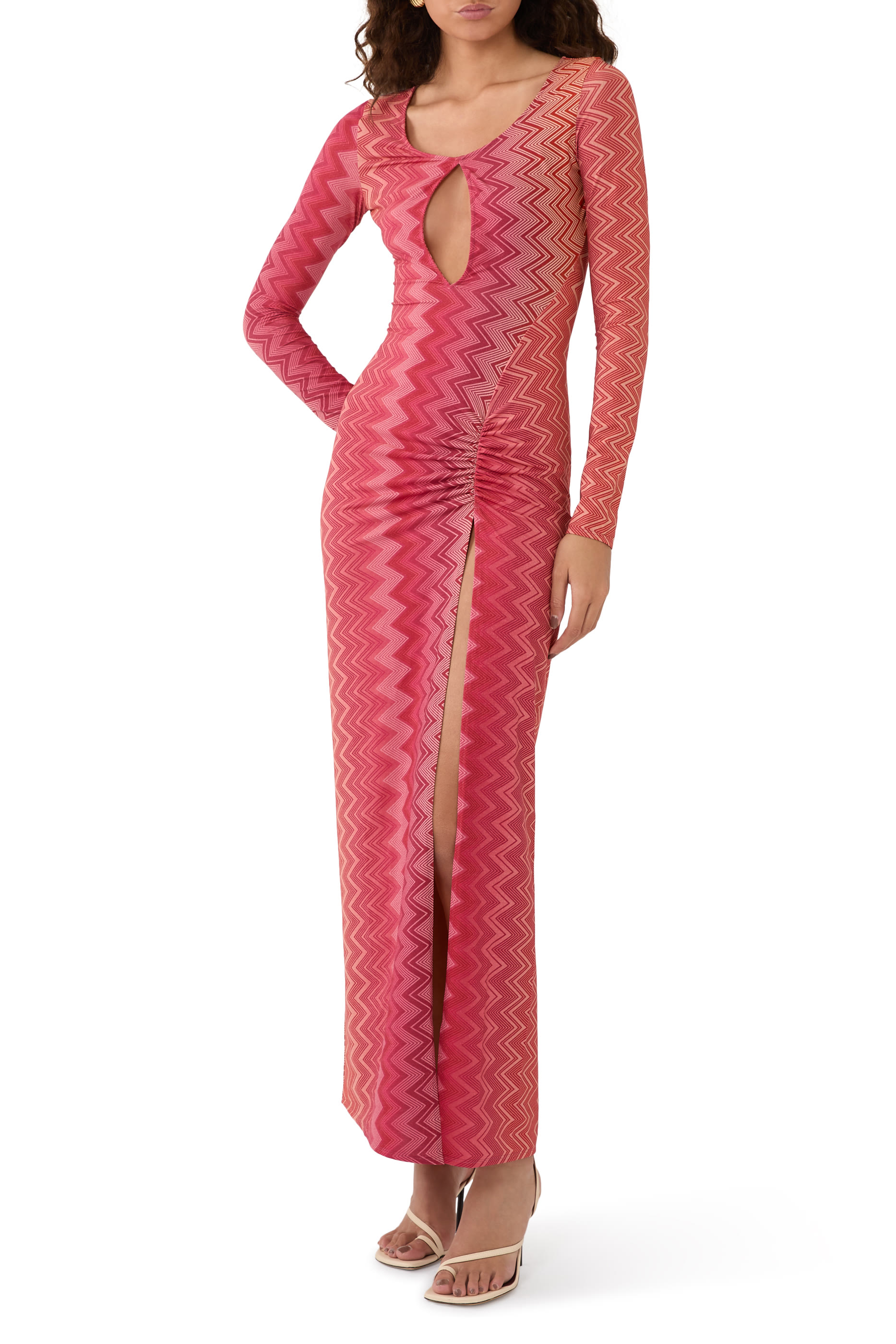 فستان للارتداء فوق ملابس السباحة بنقشة خطوط متعرجة