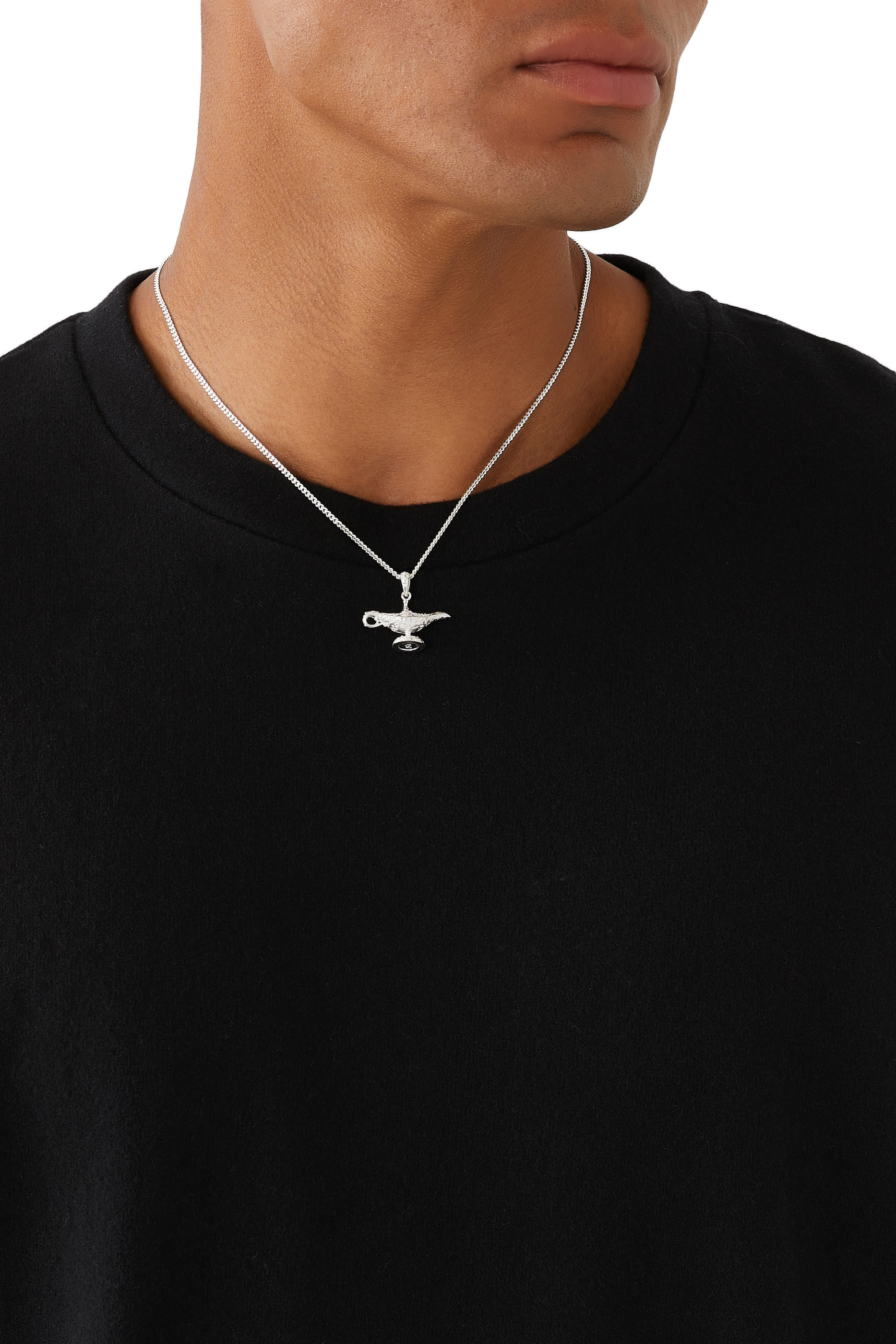 قلادة ماجيك لامب